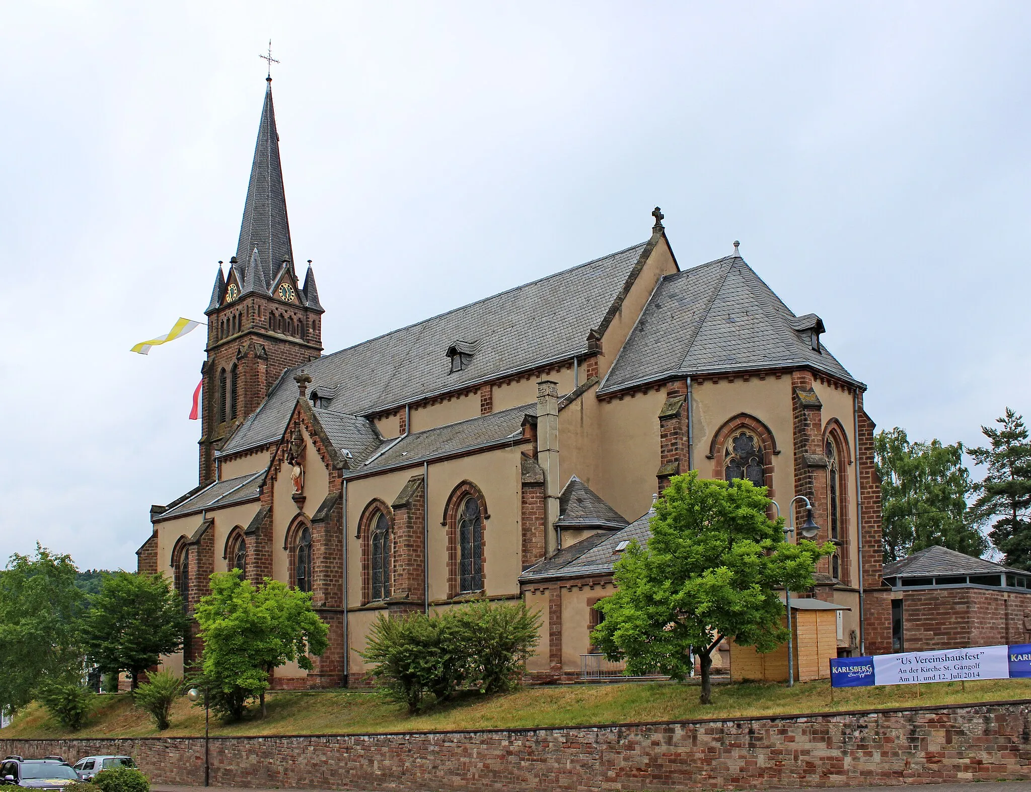 Photo showing: Die katholische Pfarrkirche St. Gangolf in Differten, Gemeinde Wadgassen, Landkreis Saarlouis, Saarland