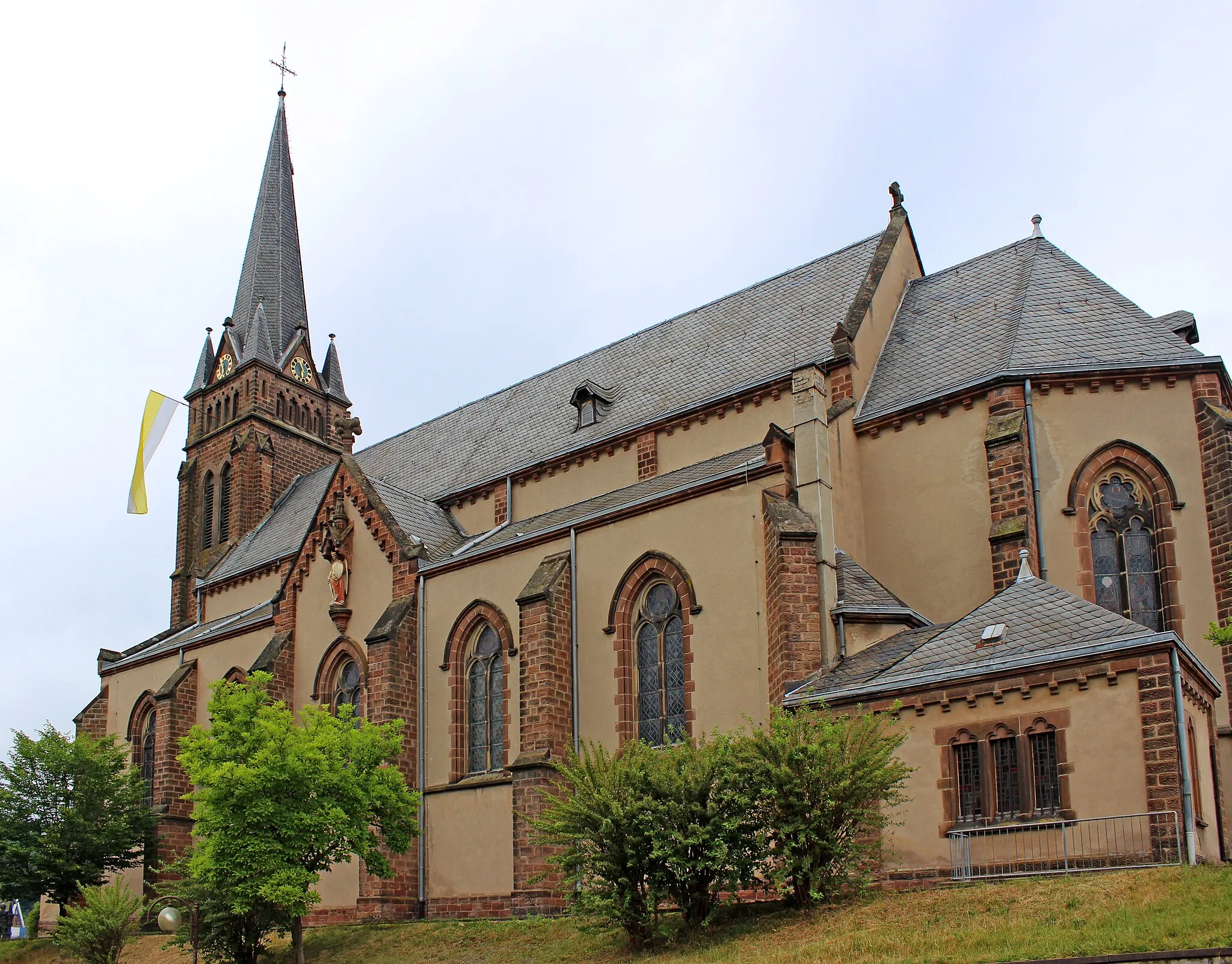 Photo showing: Die katholische Pfarrkirche St. Gangolf in Differten, Gemeinde Wadgassen, Landkreis Saarlouis, Saarland