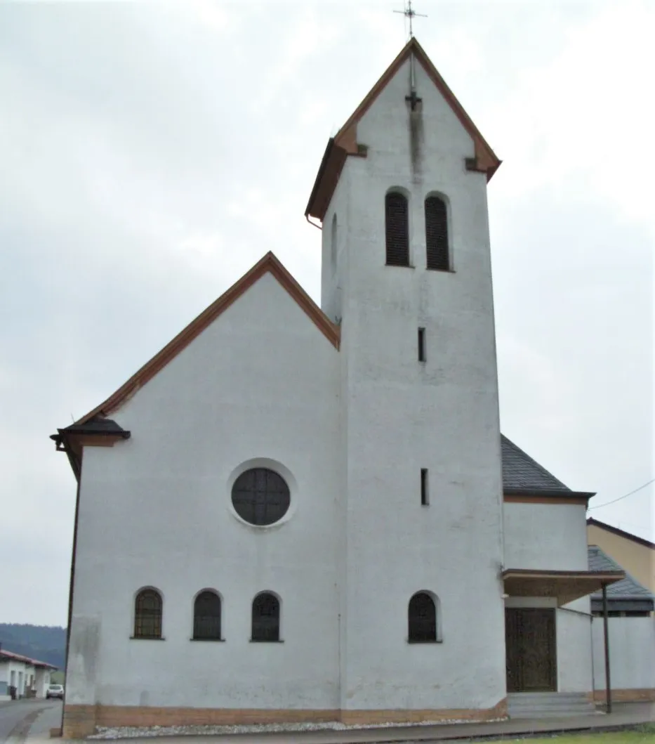 Photo showing: Exterior of the roman catholic church in Gonnesweiler, Saarland