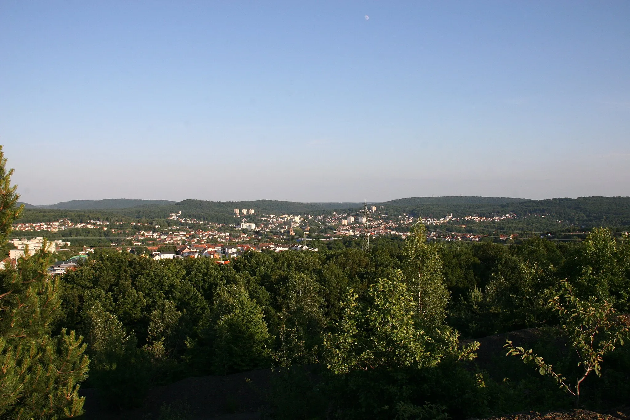 Photo showing: Blick auf Dudweiler, aufgenommen von der Berghalde Lydia