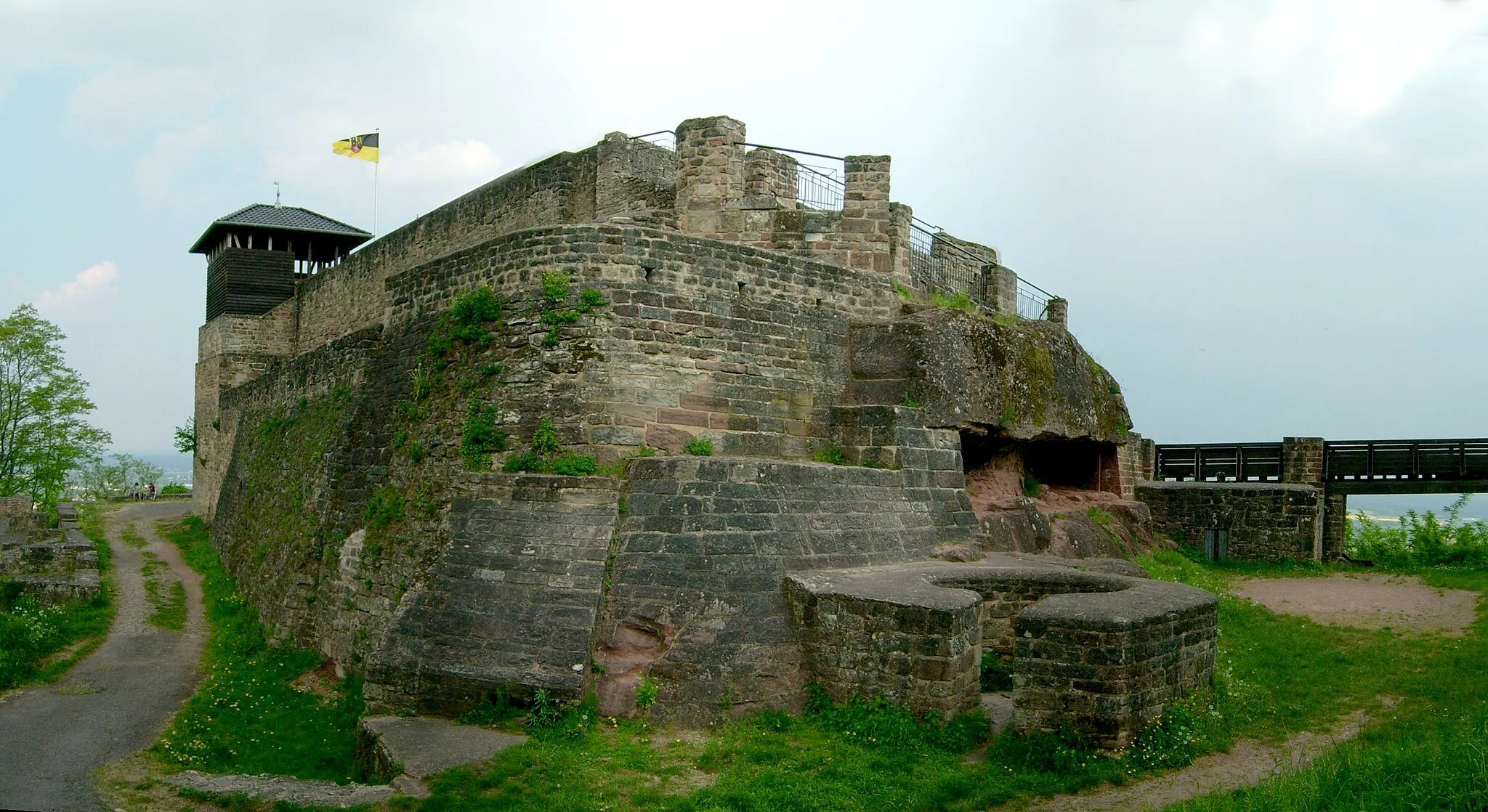 Photo showing: Teufelsburg (Blick vom Zugang)