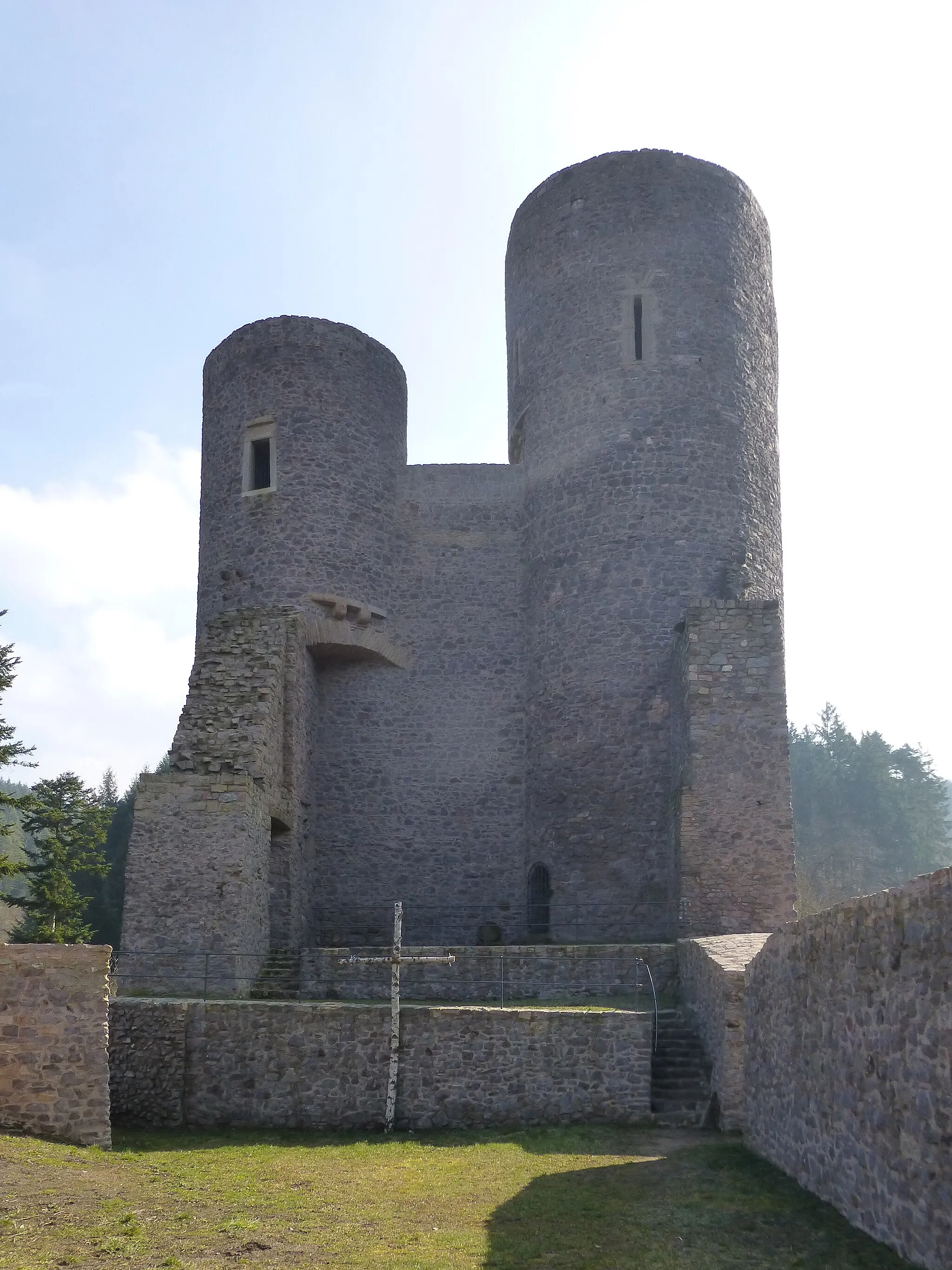Photo showing: Burg Frauenberg, Rundtürme an der Ostseite; rechter Turm mit Aussichtsplattform
