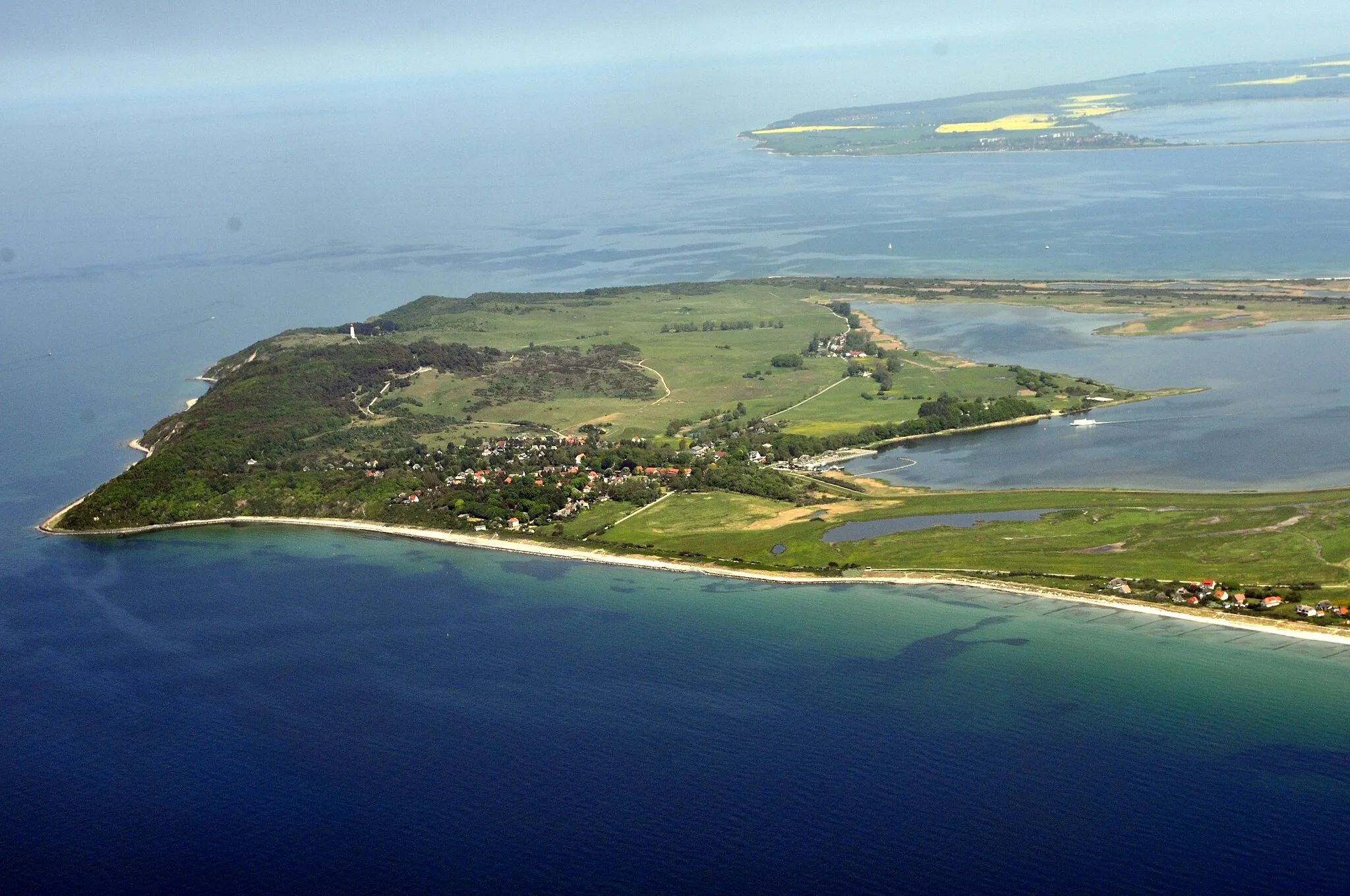 Photo showing: Die Bilder wurden von mir während eines einstündigen Rundflugs ab Flugplatz Güttin am 21. Mai 2011 aufgenommen. Die Bildbeschreibung steht im Dateinamen. Aufgenommen mit einer Nikon D5000 durch das Seitenfenster des Flugzeugs.