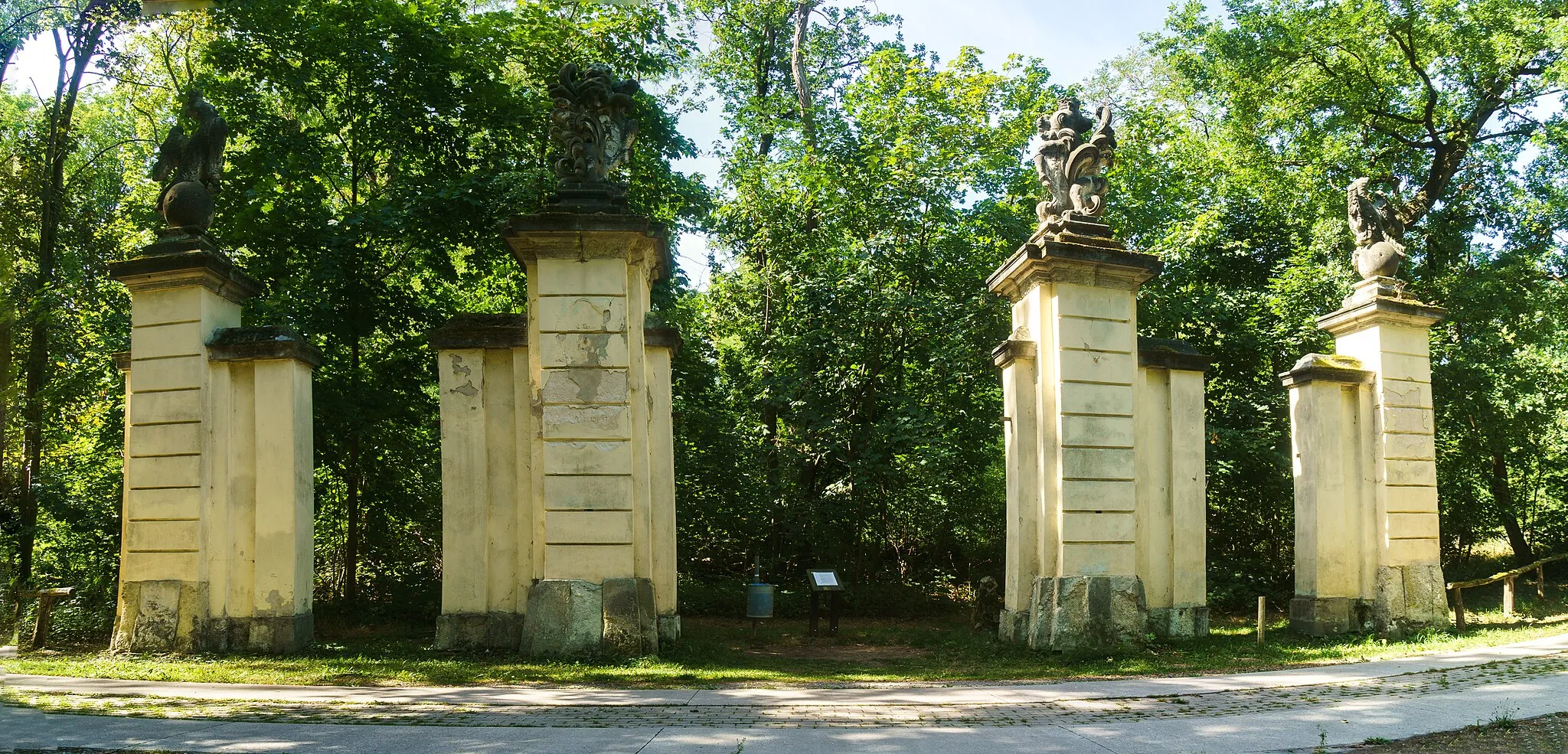 Photo showing: This is a picture of the Saxony-Anhalt Kulturdenkmal (cultural heritage monument) with the ID