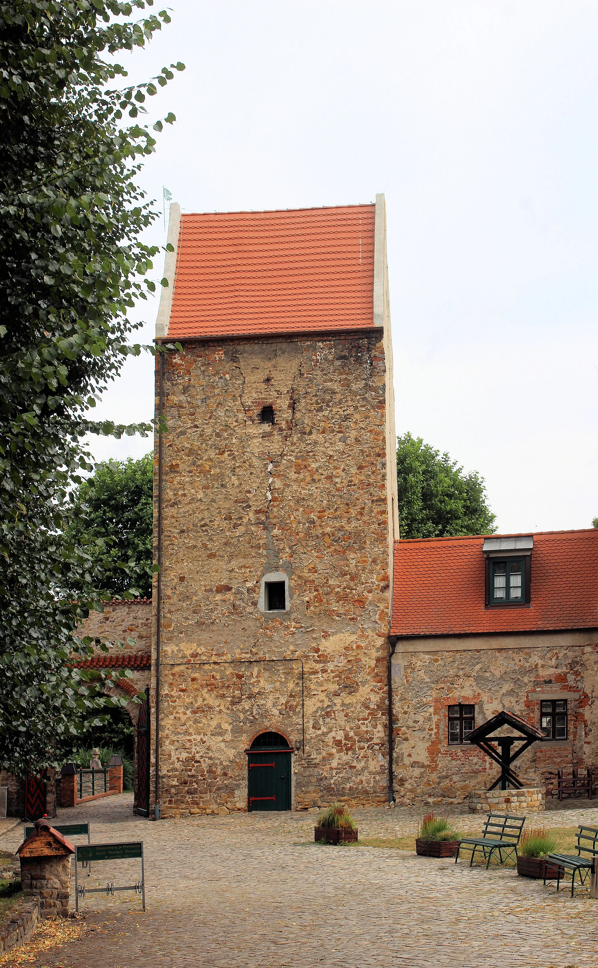 Photo showing: Gommern, the moated castle, on the courtyard