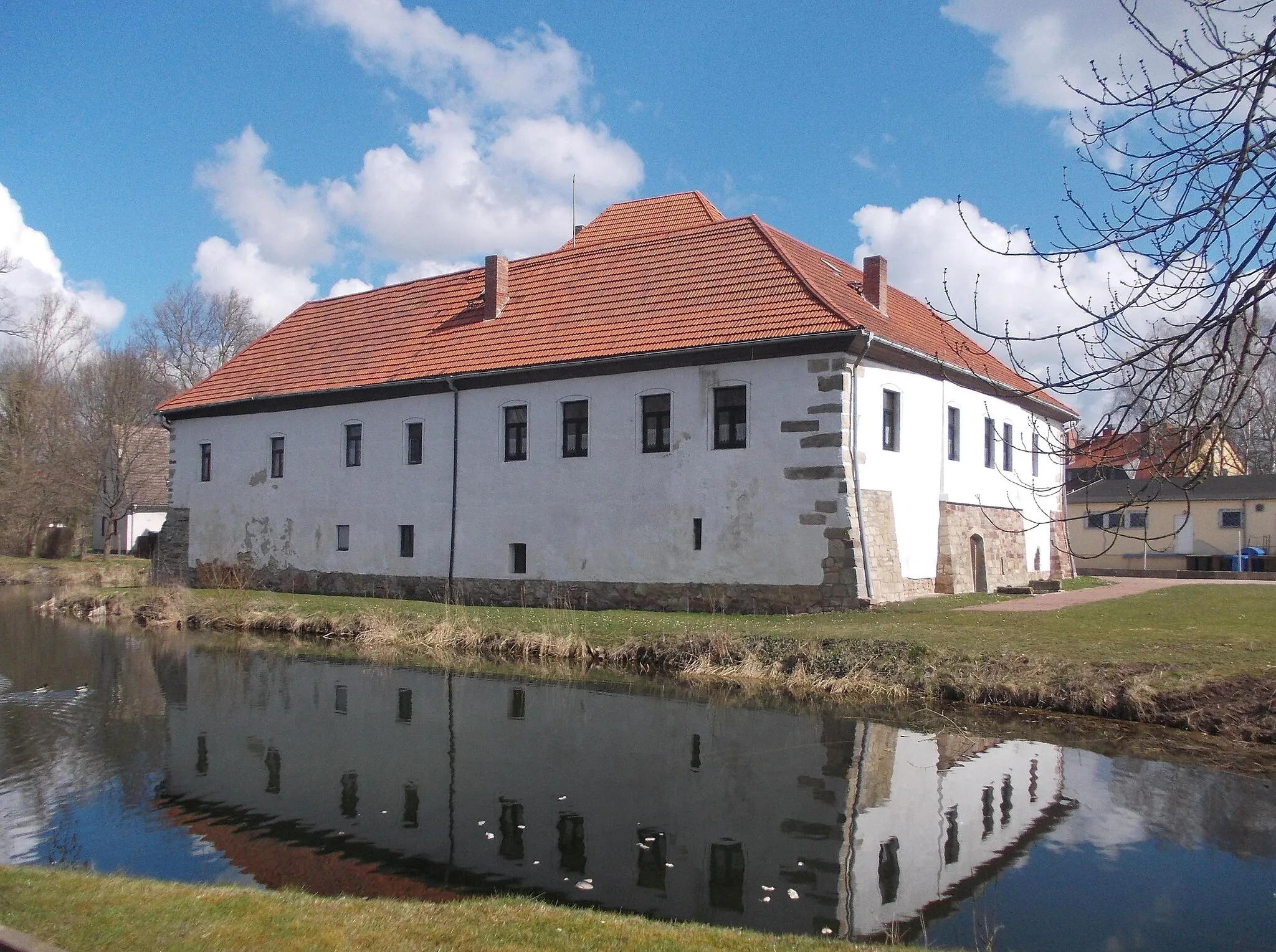 Photo showing: The water castle of Oberfarnstädt (Farnstädt, Saalekreis, Saxony-Anhalt)