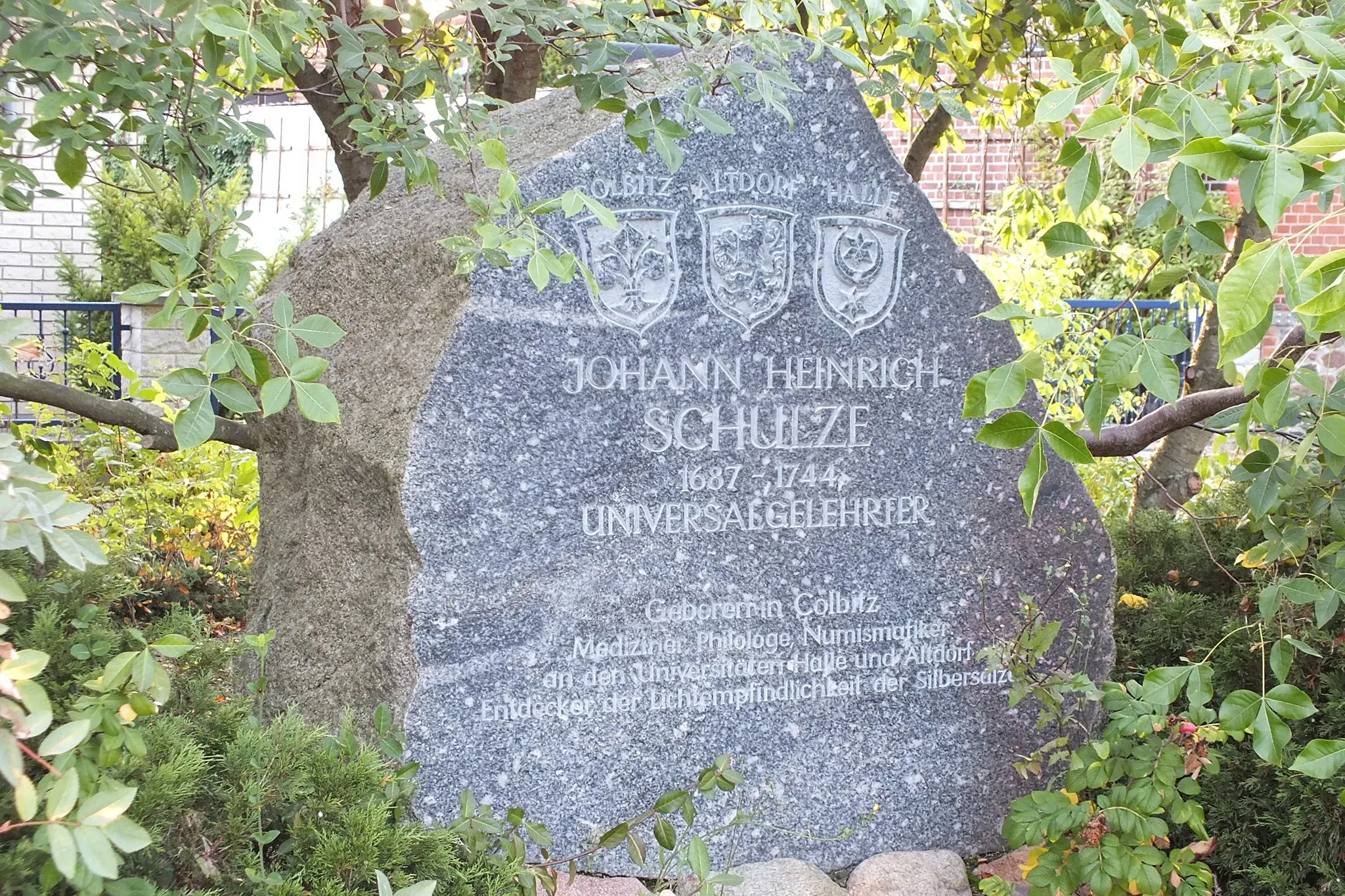 Photo showing: Gedenkstein für Johann Heinrich Schulze in Colbitz (Sachsen-Anhalt, Deutschland)