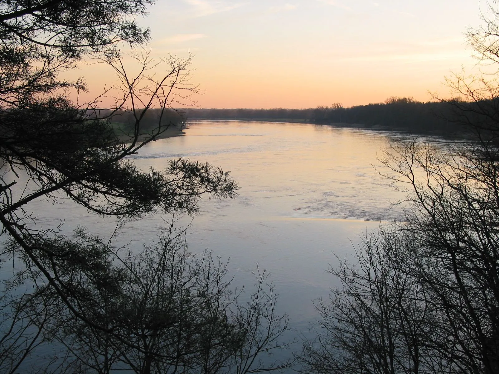 Photo showing: Elbe river in Wittenberg, Germany.