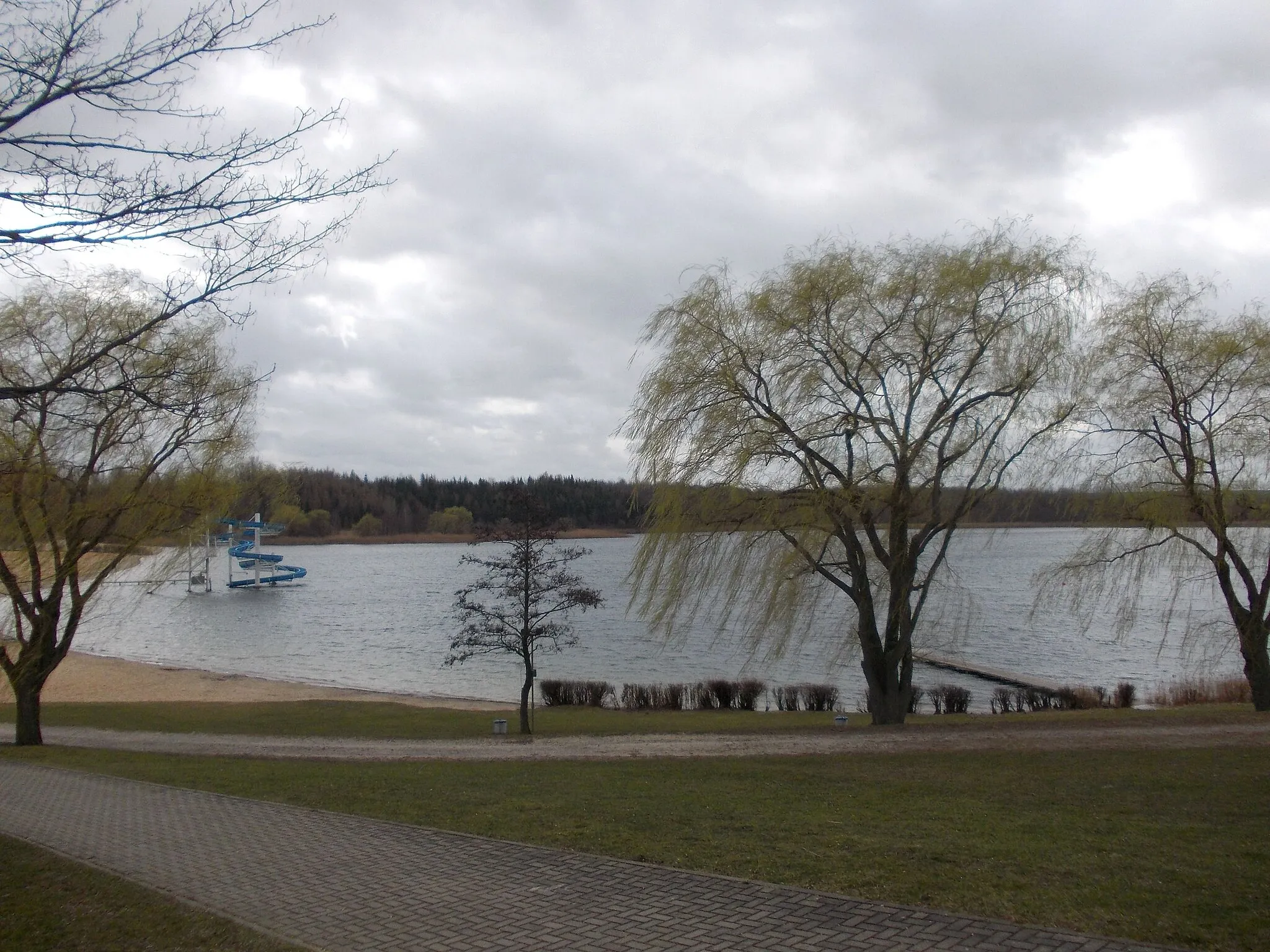 Photo showing: Hasse Lake near Lunstädt (Braunsbedra, district: Saalekreis, Saxony-Anhalt)