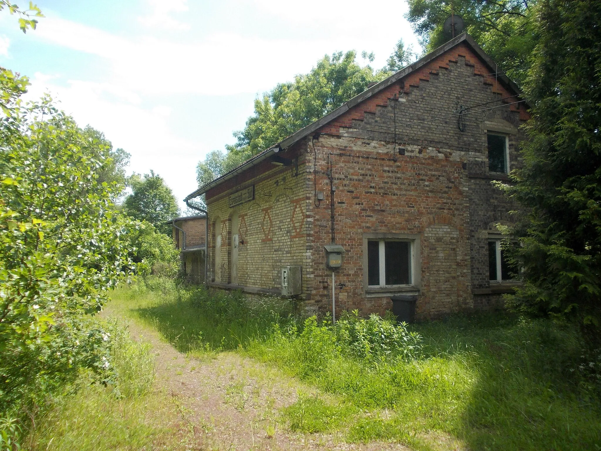 Photo showing: Former Esperstedt-Süd train station in Kuckenburg (Obhausen, district: Saalekreis, Saxony-Anhalt)