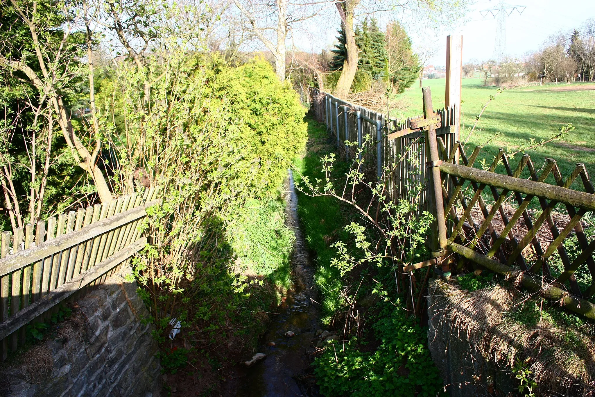 Photo showing: der Hadeborn am Ortsausgang Ritterode