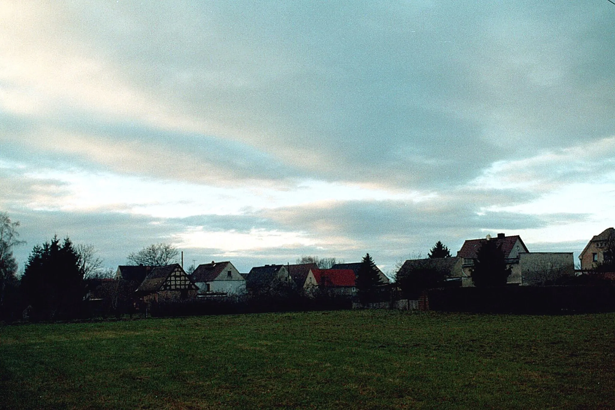 Photo showing: Weickelsdorf (Osterfeld), view to the village in the evening