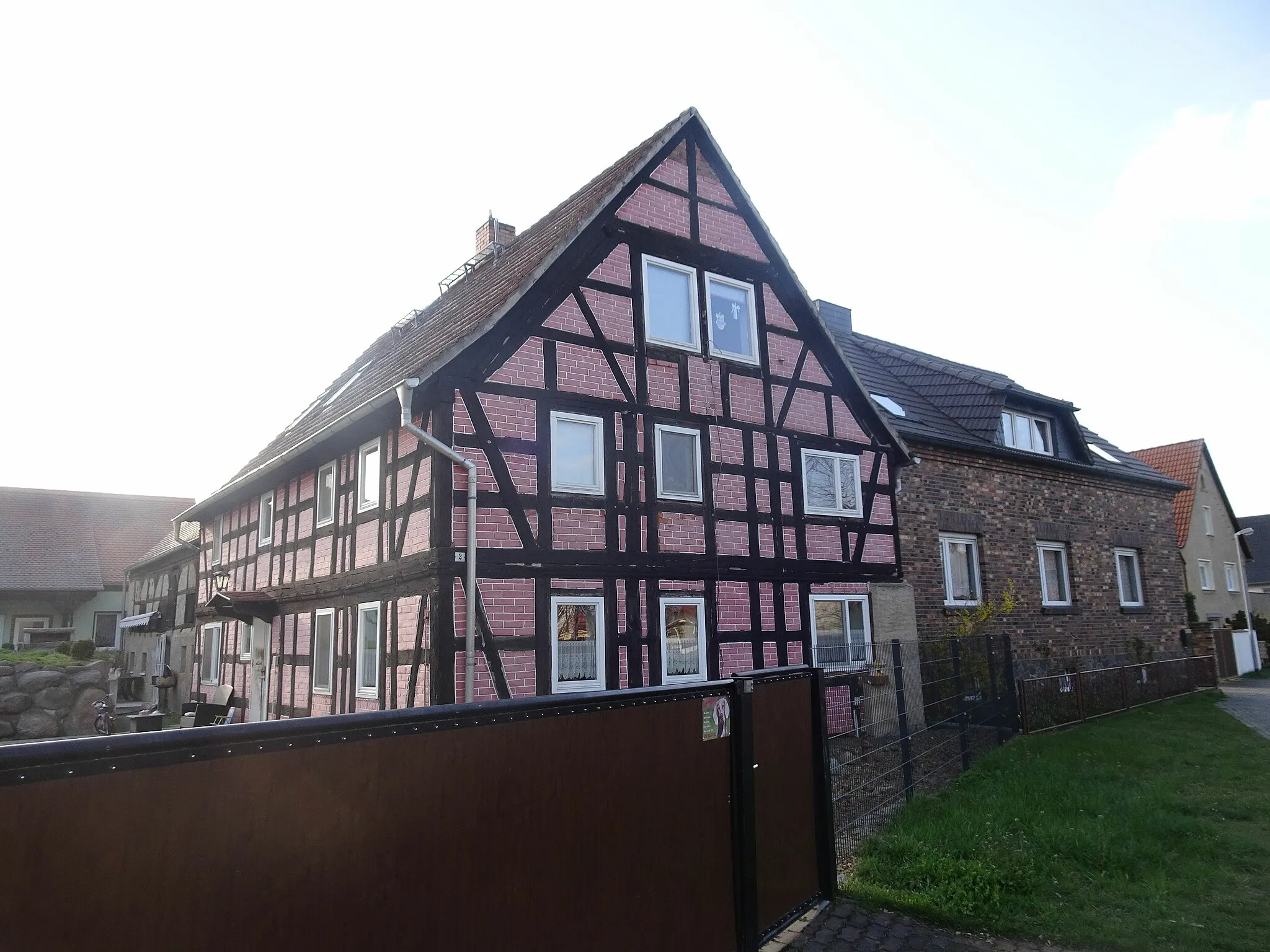 Photo showing: Züllsdorf, Ortsteil von Herzberg (Elster), denkmalgeschütztes Wohnhaus Züllsdorfer Mittelstraße 2