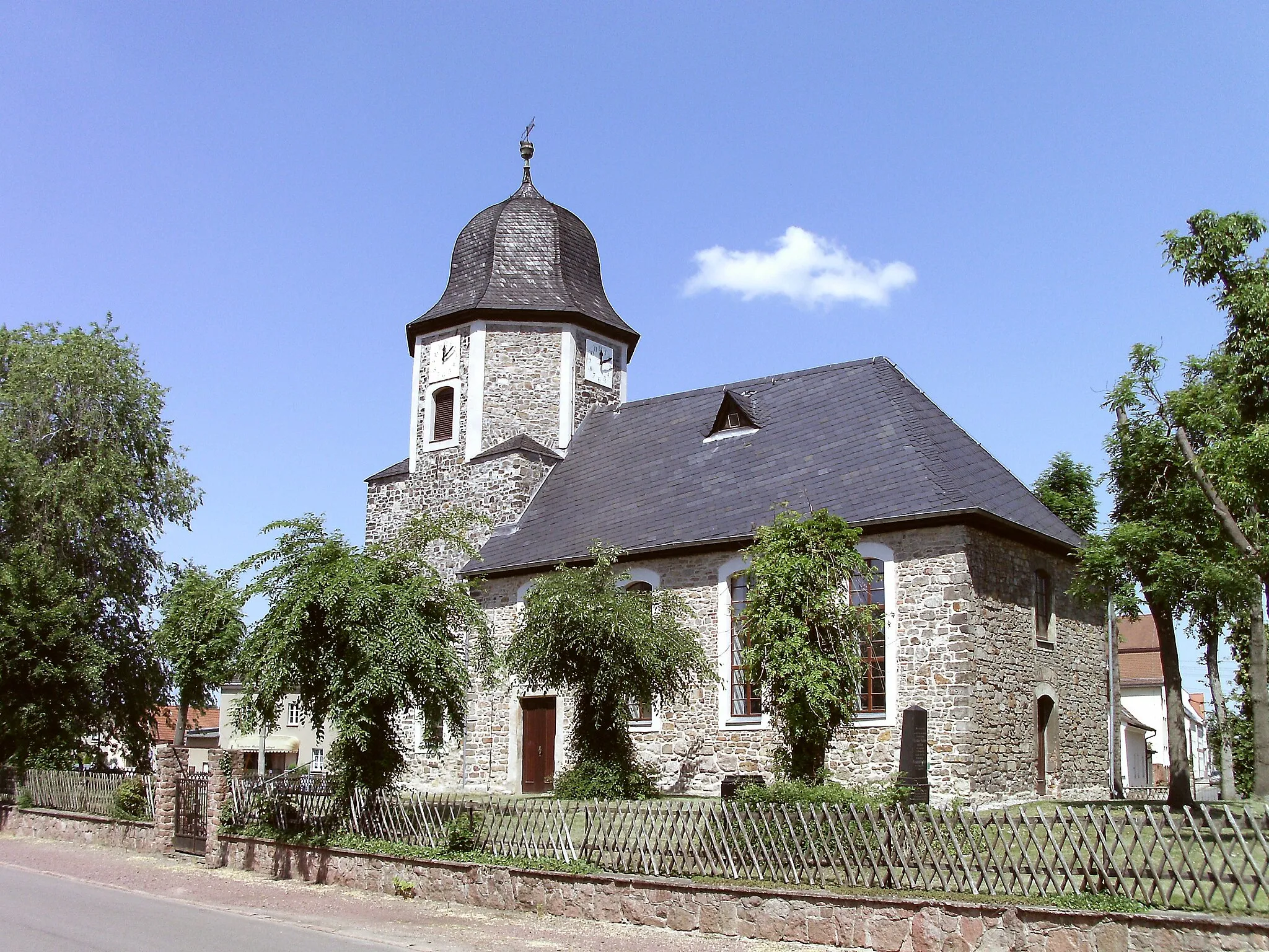 Photo showing: St. Stephen's Church in Kanena (Halle/Saale) from the south-east