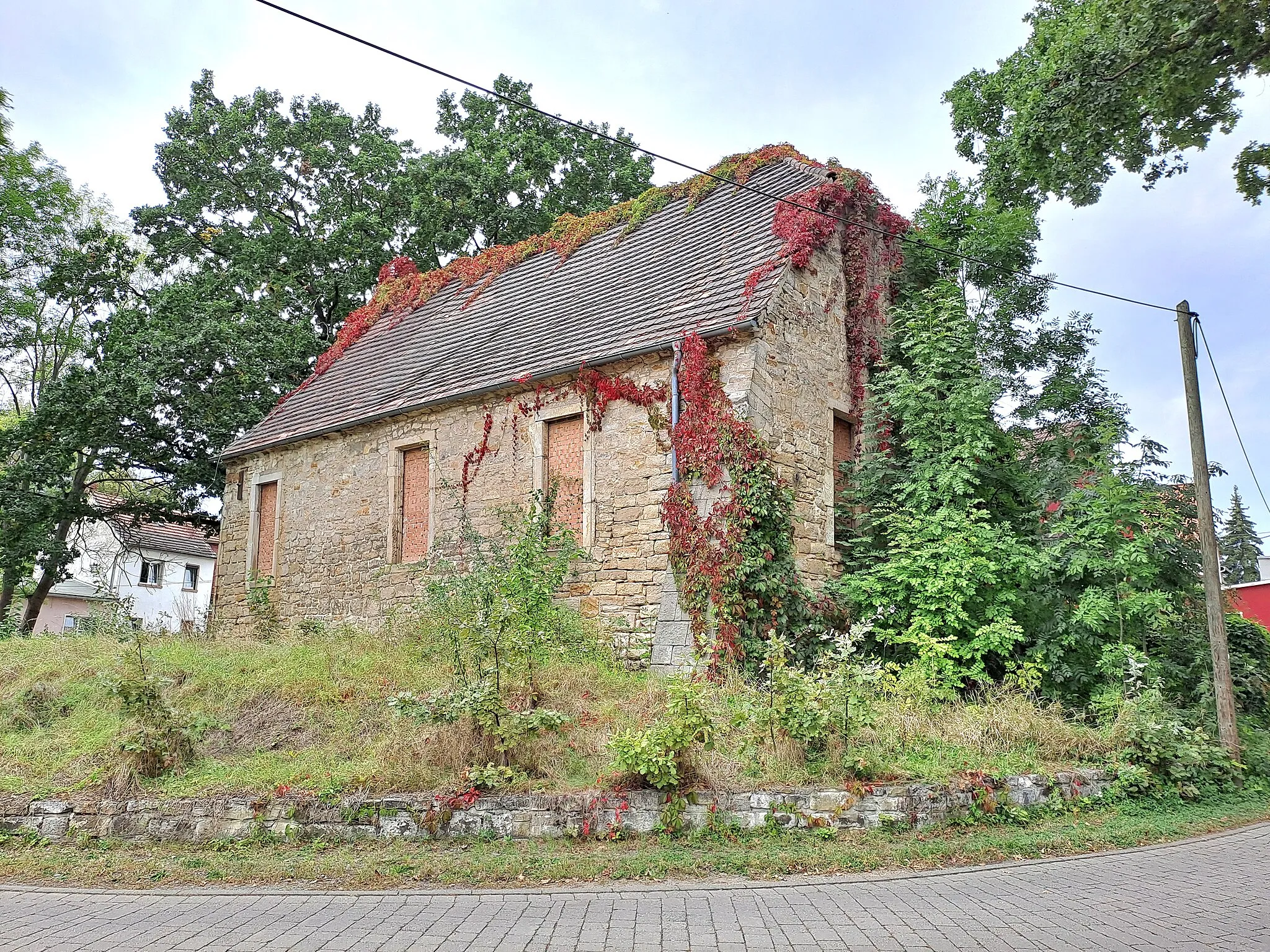 Photo showing: Dorfkirche Rössuln (ohne Nutzung), Stadt Hohenmölsen