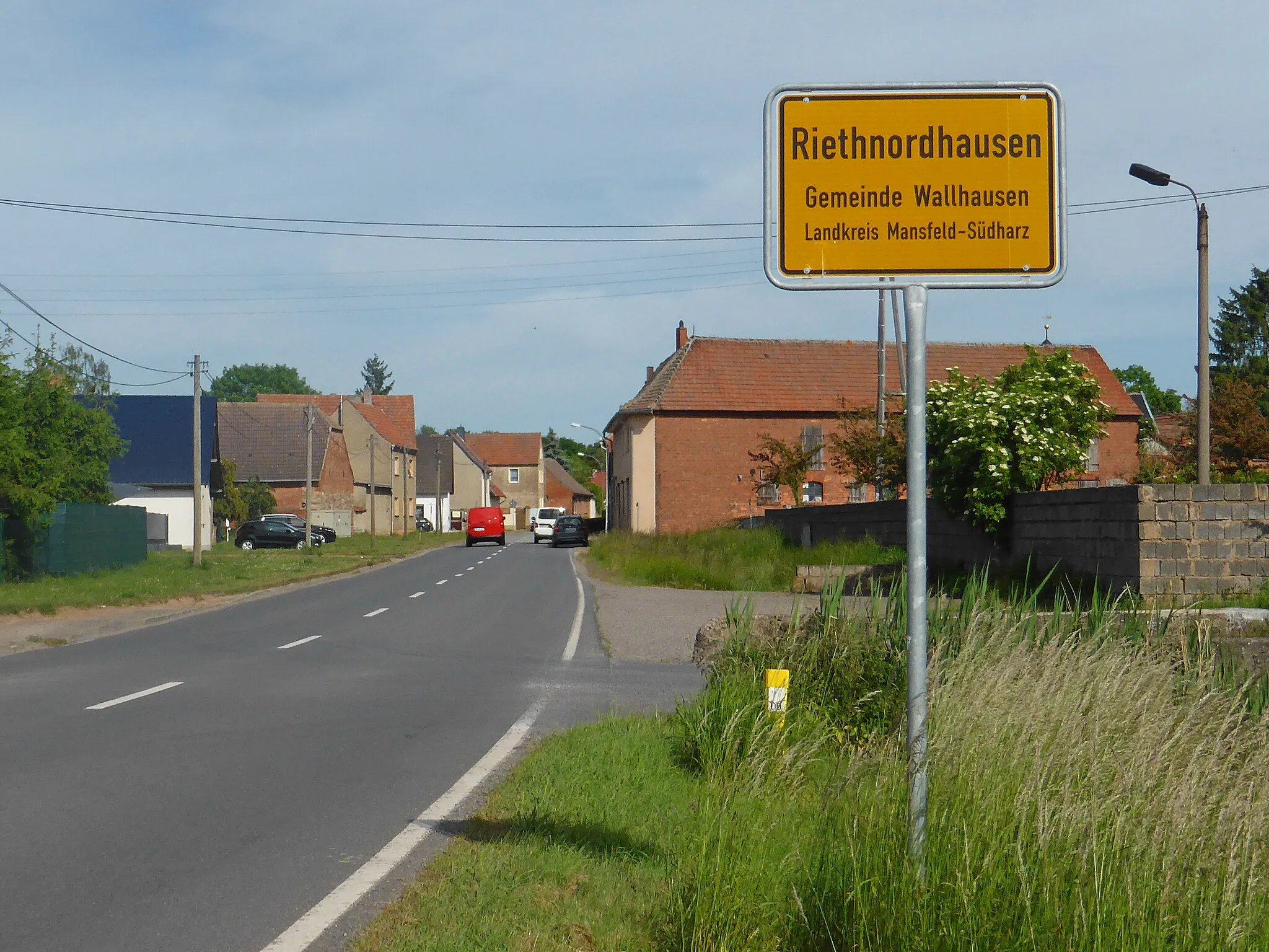 Photo showing: Ortseingang von Riethnordhausen (Wallhausen).