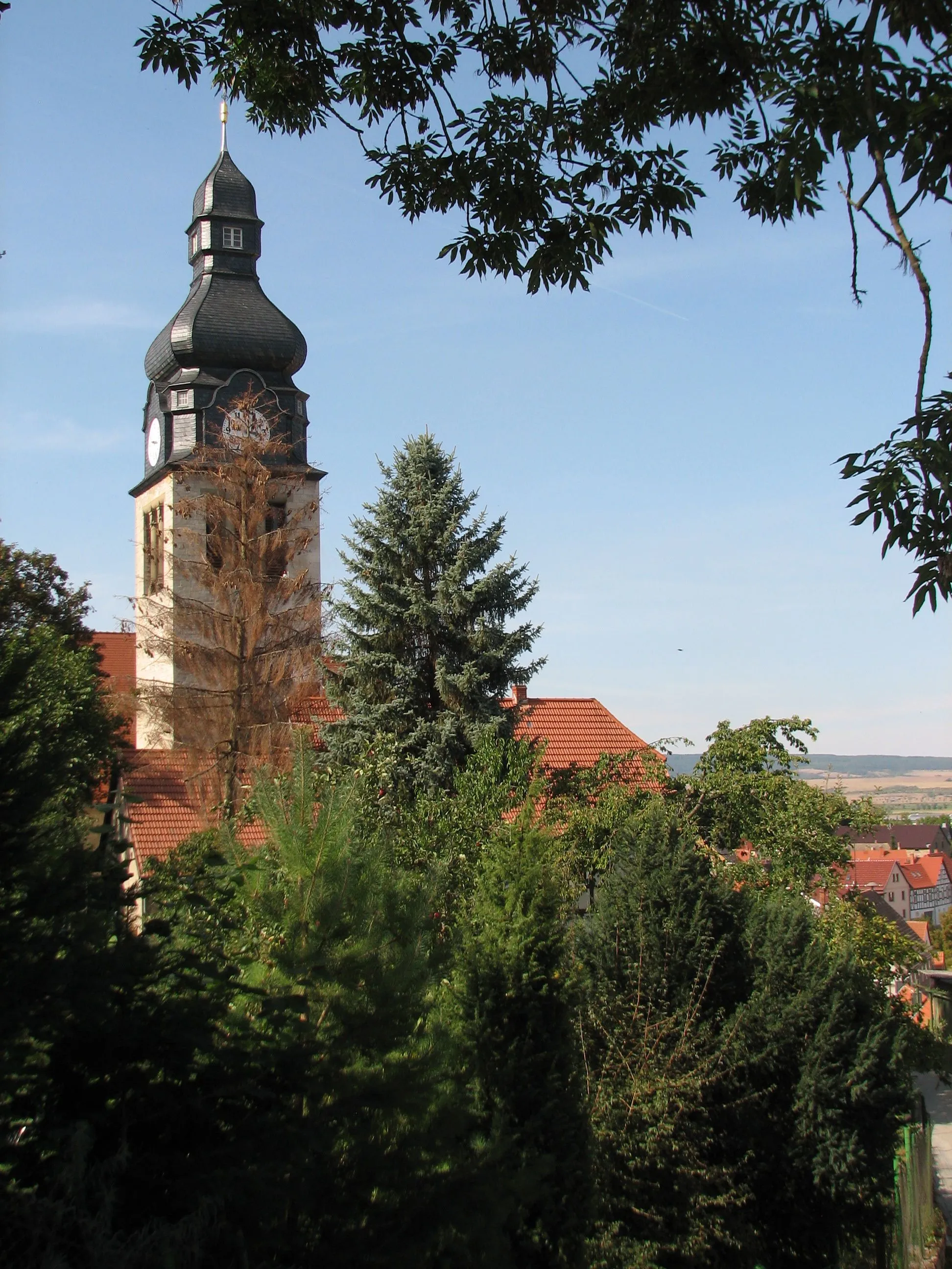 Photo showing: Der Kirchturm mit barockisierter Turmspitze