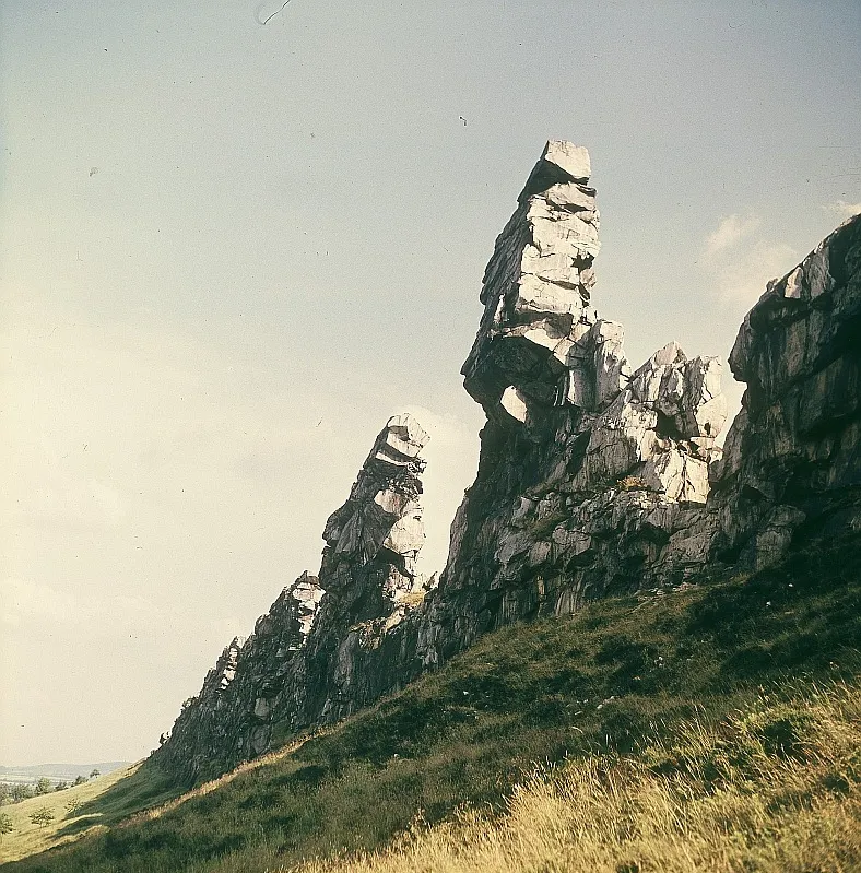 Photo showing: Original image description from the Deutsche Fotothek Felsformation Teufelsmauer bei Neinstedt