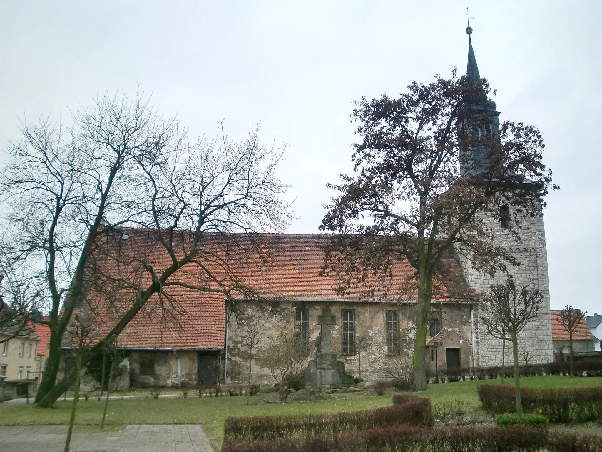 Photo showing: Sankt-Sixti-Kirche in Schneidlingen