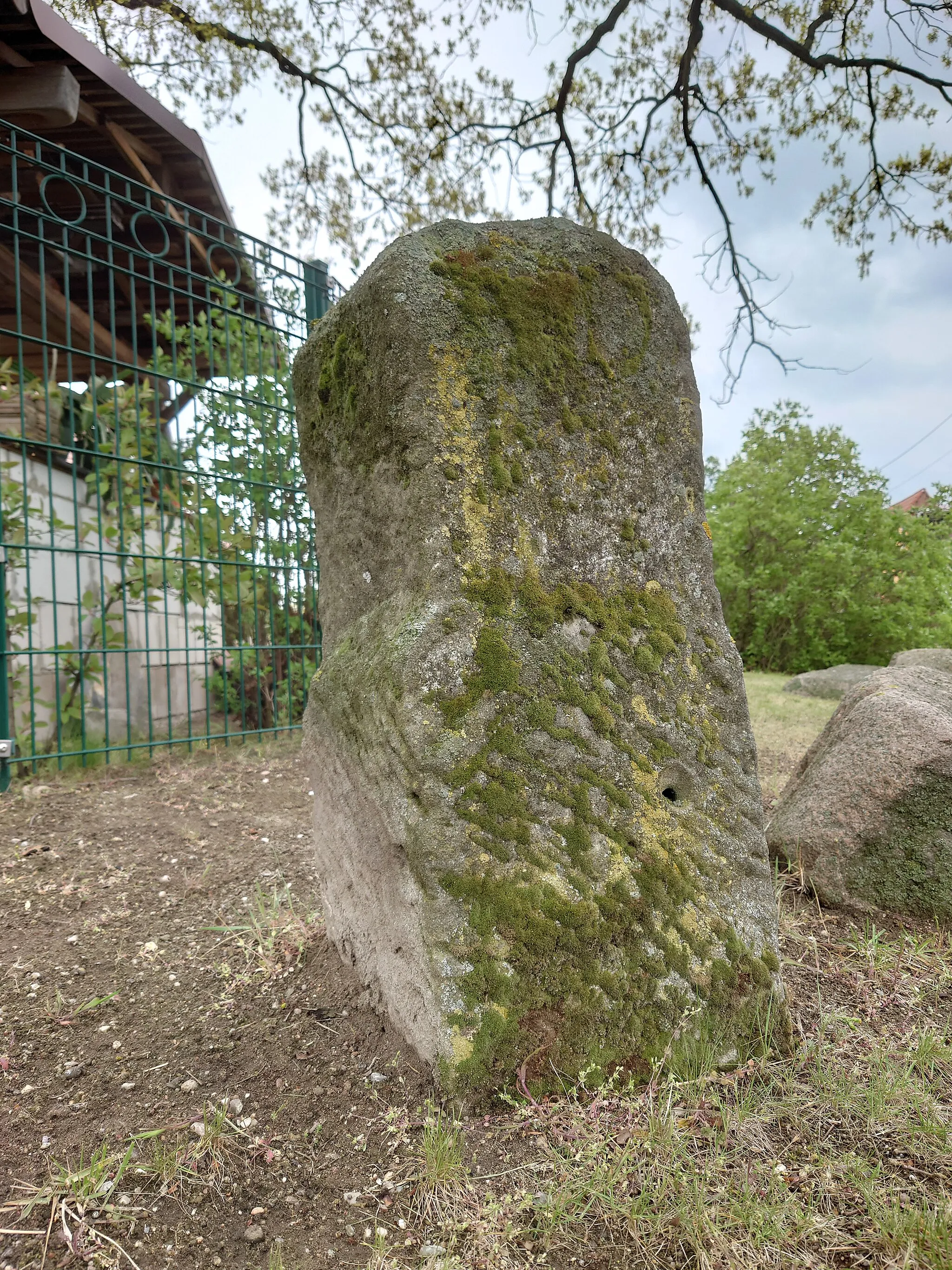 Photo showing: Grenzstein Anhalt Dessau / Königreich Preußen in Reupzig