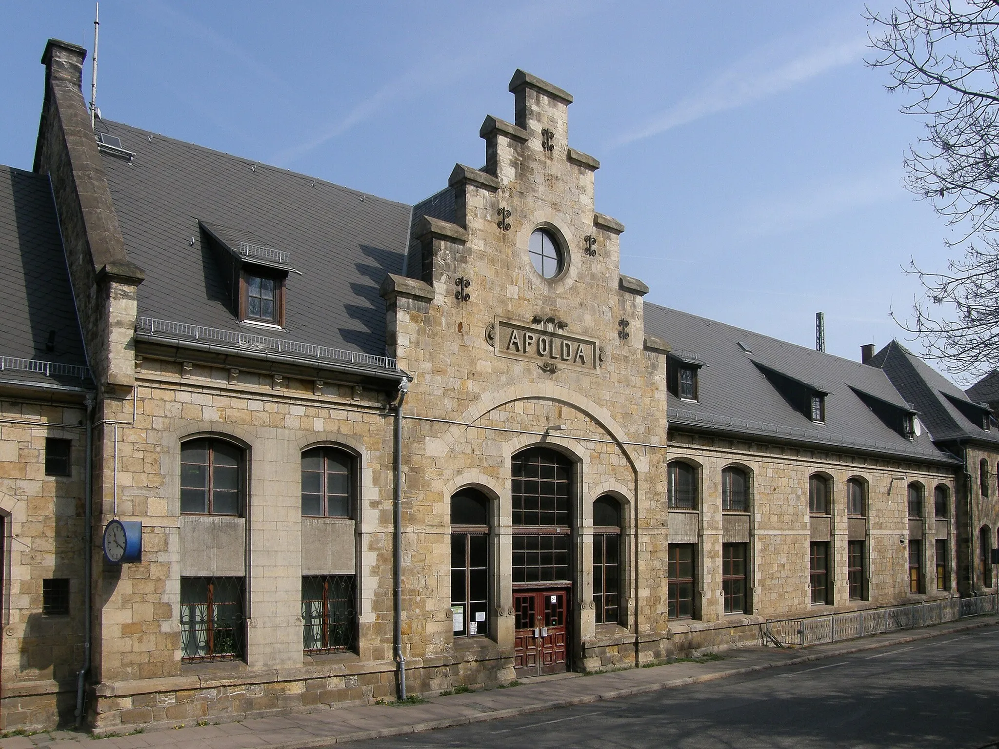 Photo showing: Stadt Apolda 
- Bahnhofsgebäude Frontseite