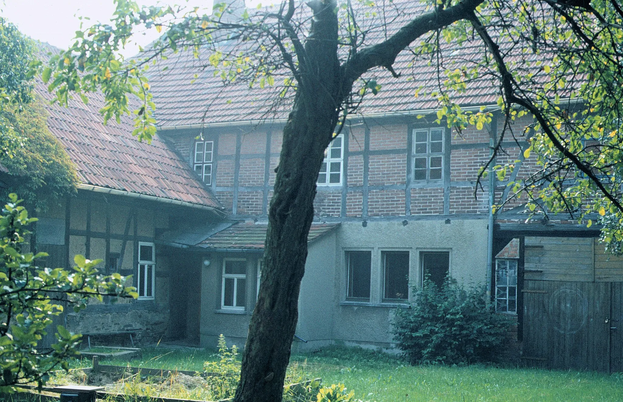 Photo showing: Innenhof der Pfarre