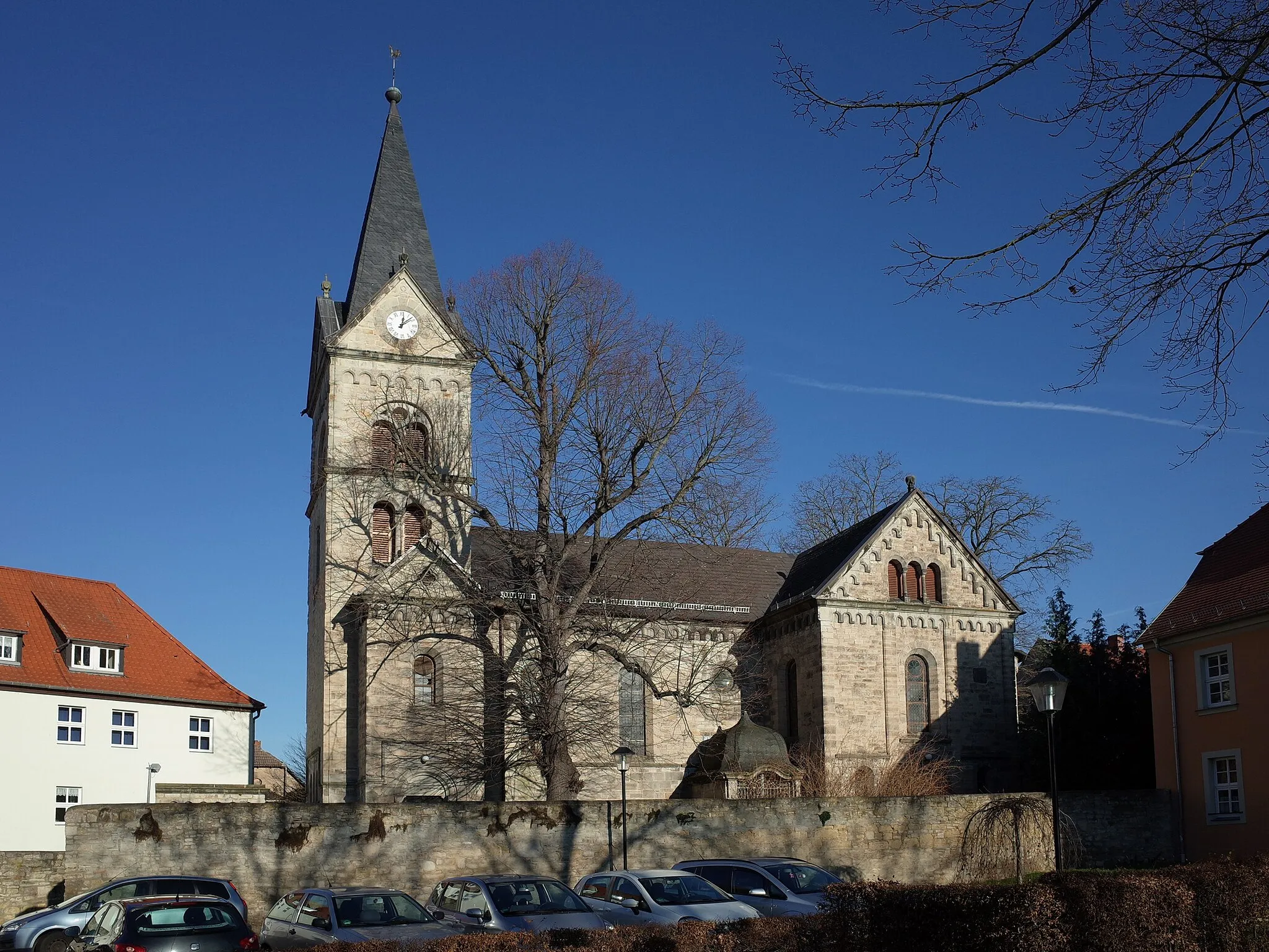 Photo showing: Staßfurt, Ortsteil Rathmannsdorf. Die evangelische St.-Pauli-Kirche.