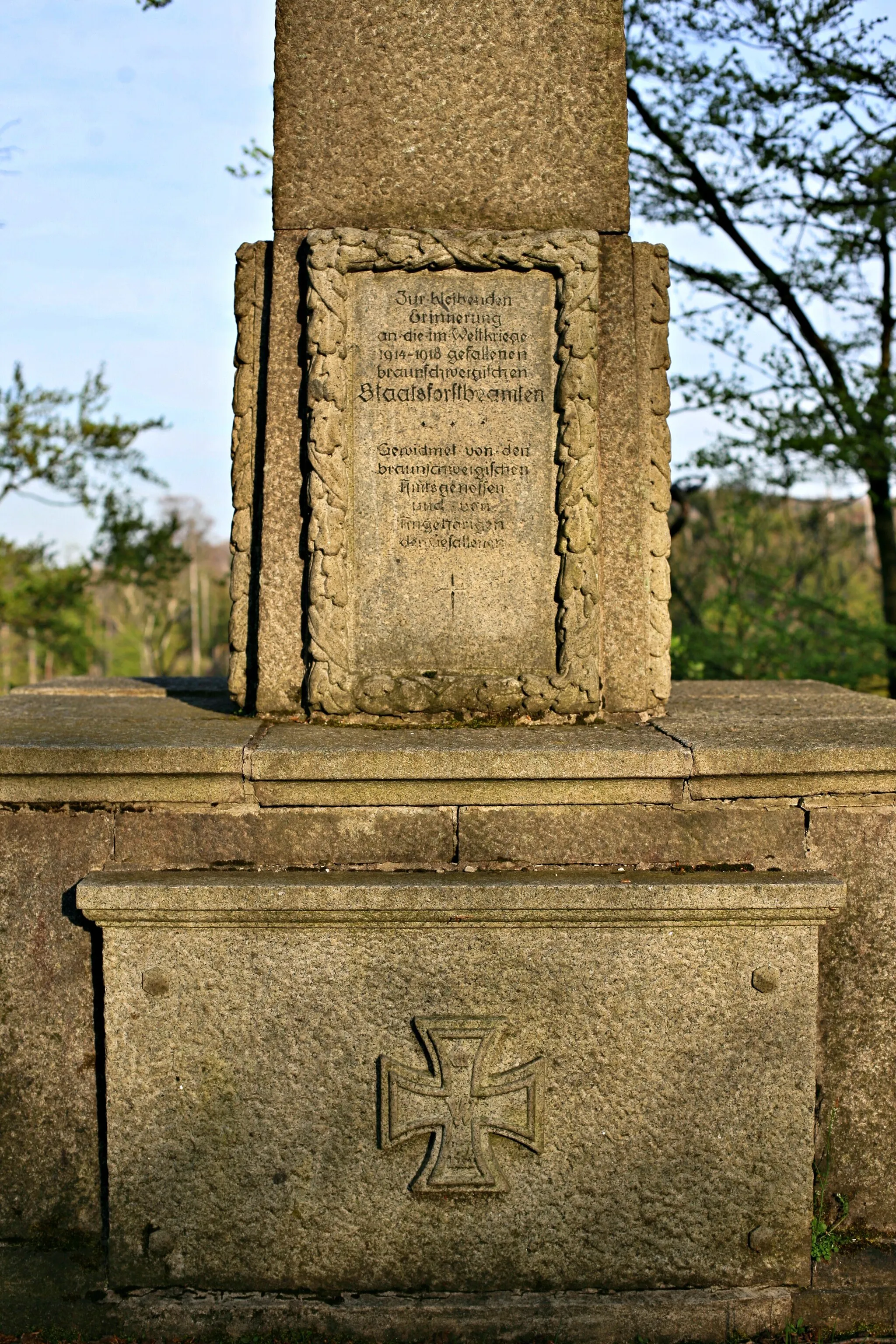 Photo showing: Memorial cross
"In lasting memory of the Braunschweig state forest officials who died in the World War 1914-1918"

in Nationalpark Harz