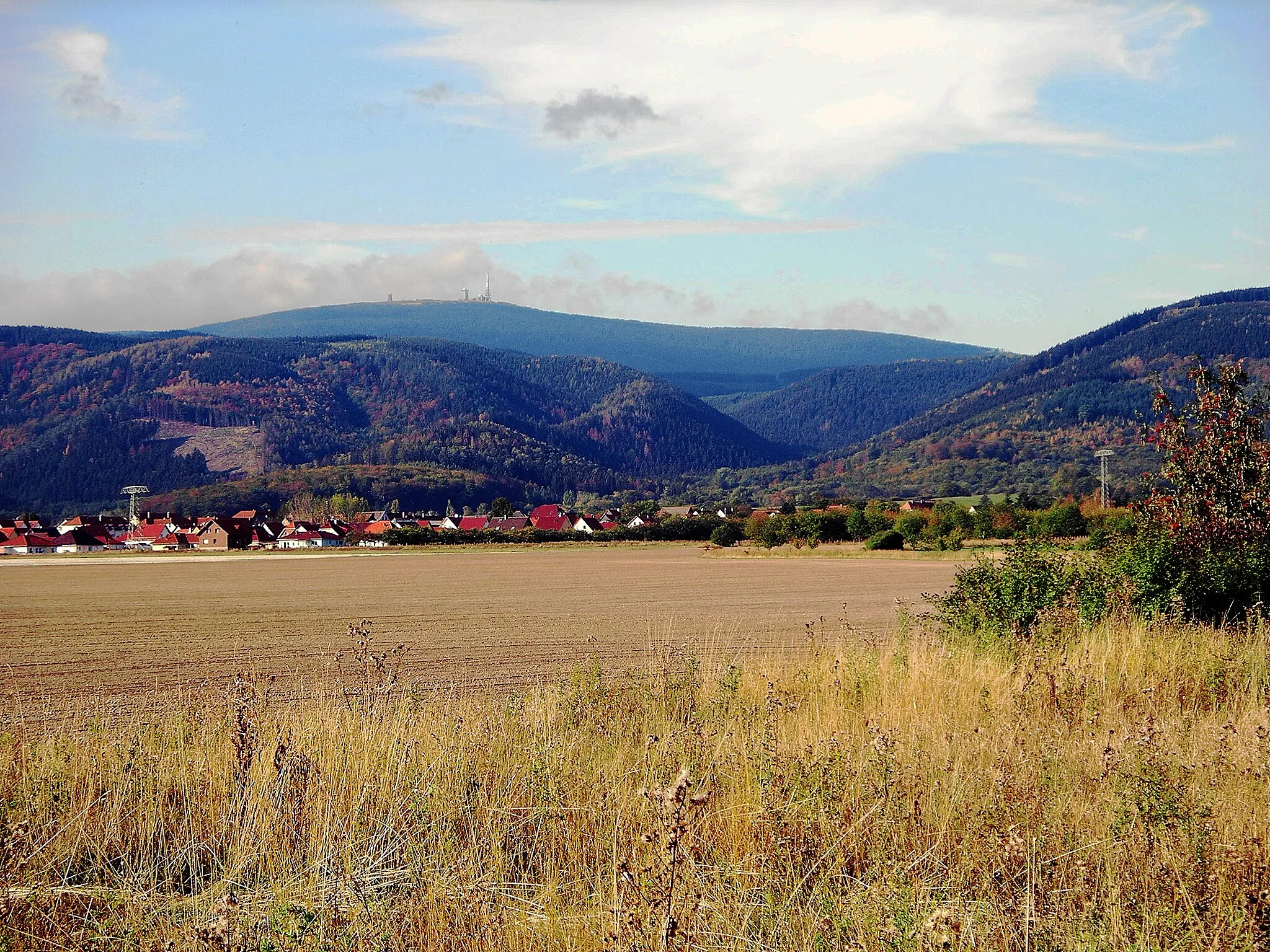 Photo showing: Darlingerode and mountain Brocken