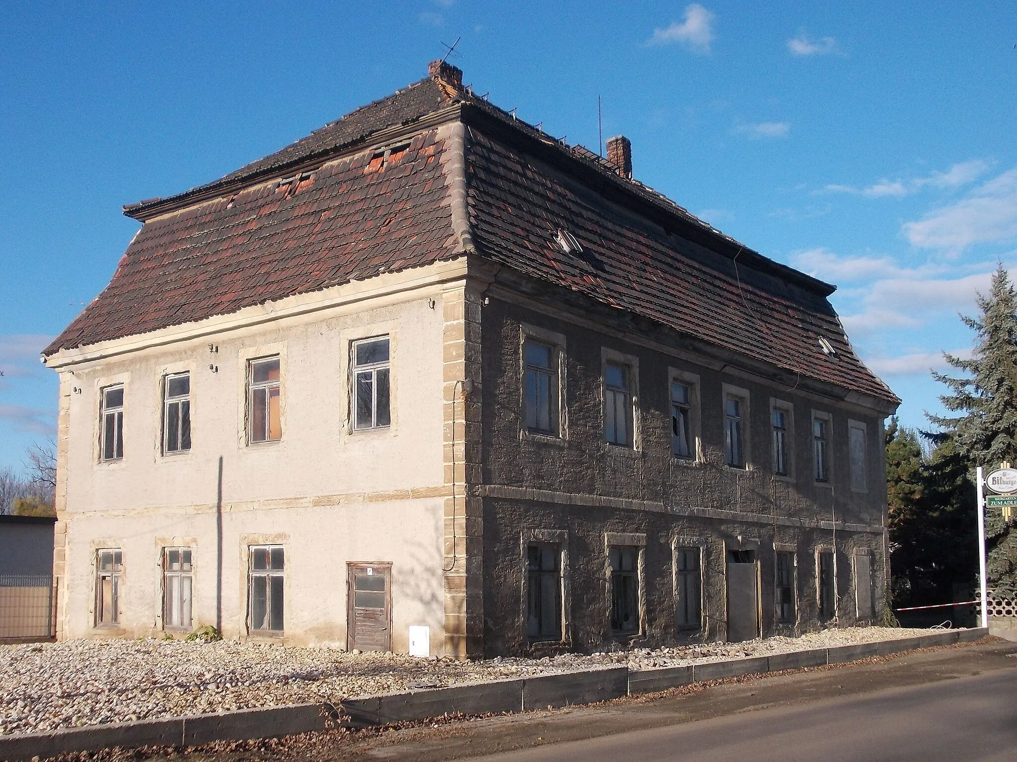 Photo showing: Manor house in Traupitz (Elsteraue, district: Burgenlandkreis, Saxony-Anhalt)