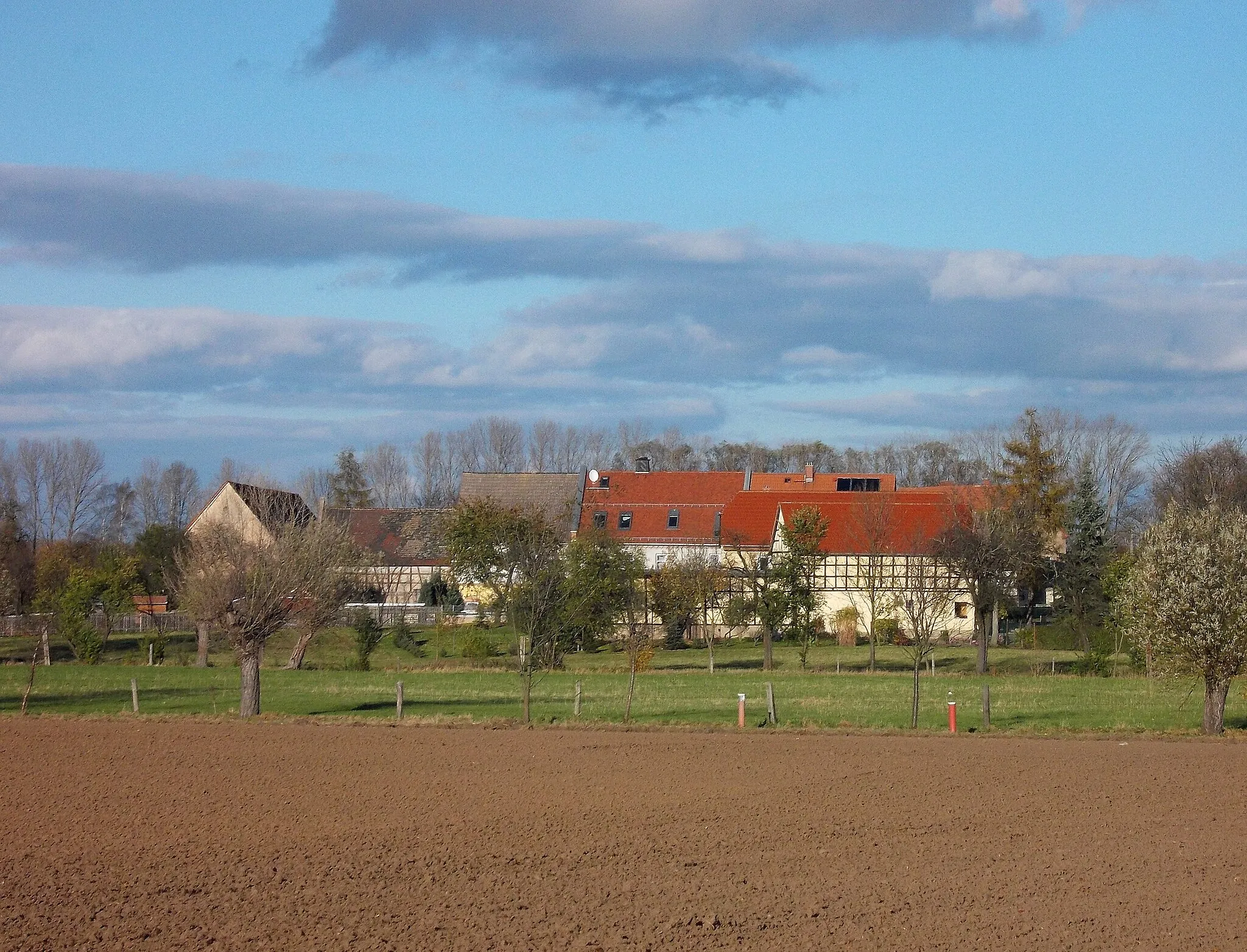 Photo showing: Wadewitz (Elsteraue, district: Burgenlandkreis, Saxony-Anhalt) fron the south