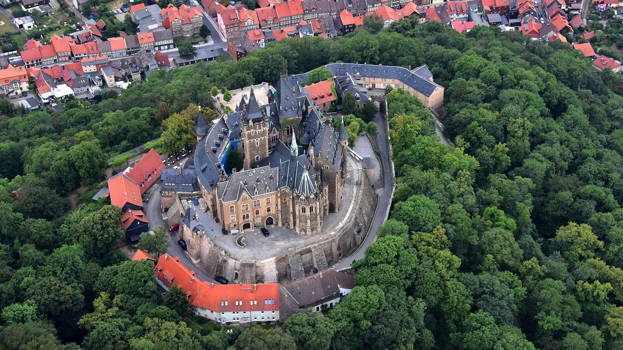 Photo showing: Schloss Wernigerode, Luftaufnahme (2019)