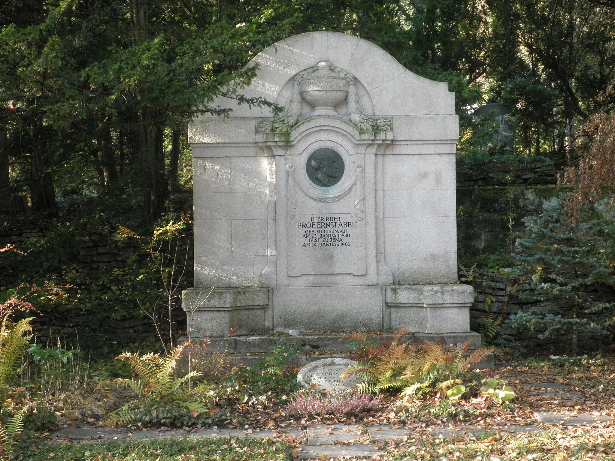 Photo showing: Grave of Ernst Abbe in Jena in Thuringia