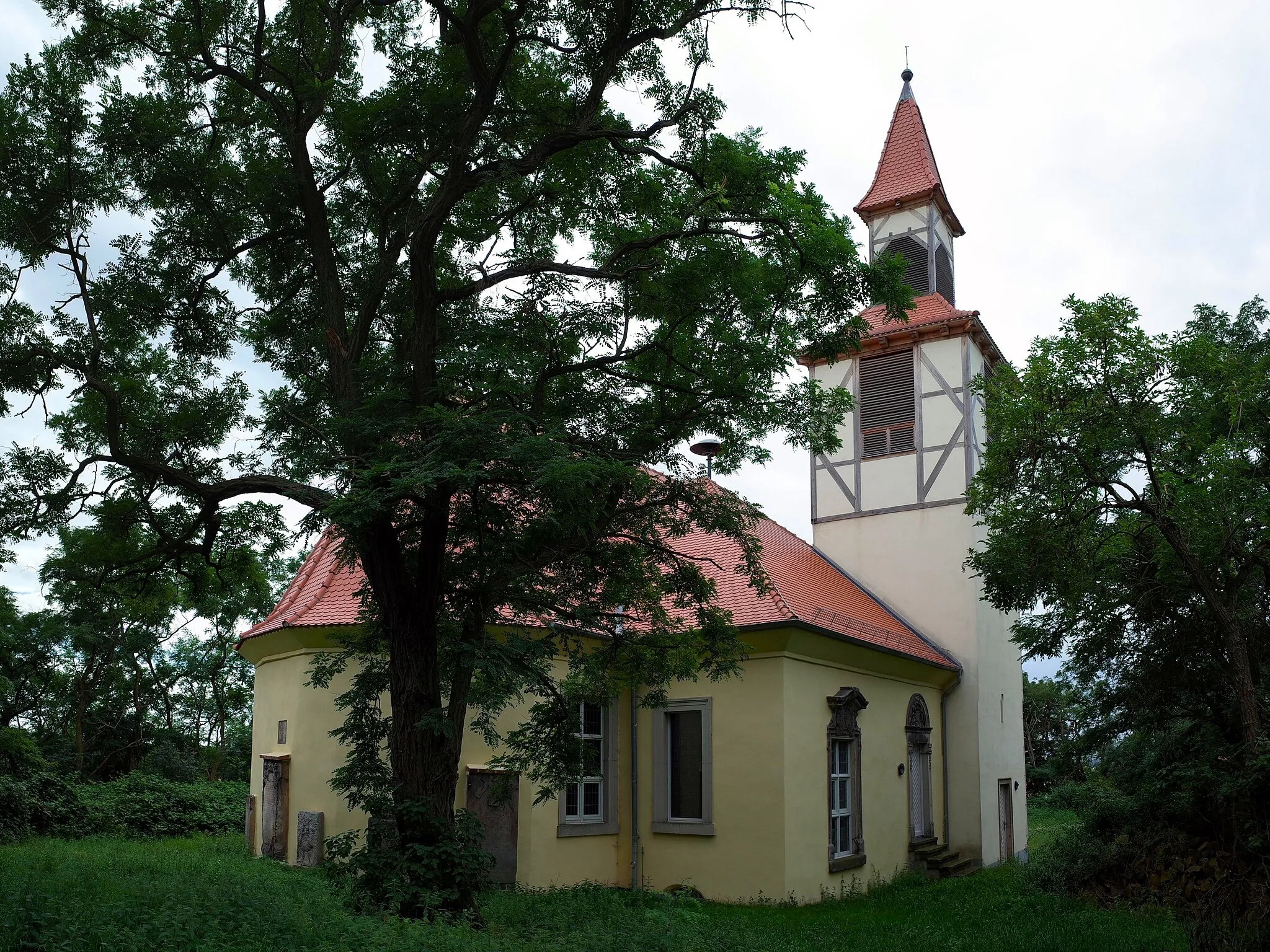 Photo showing: Gommern, Ortsteil Menz. Evangelische Kirche St. Paulus.