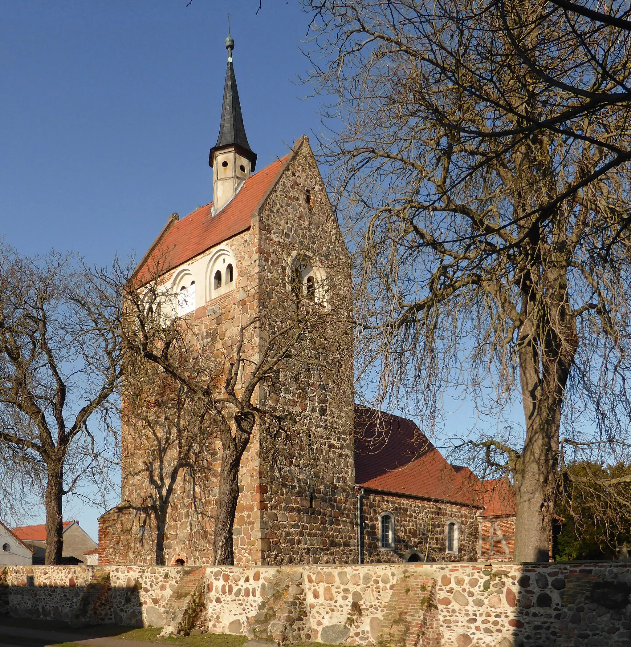 Photo showing: Kirche in Uenglingen.
