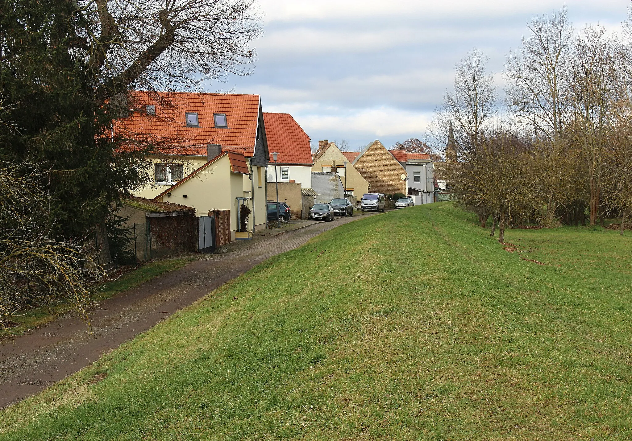 Photo showing: Katharinenrieth, on the dike of the Helme river