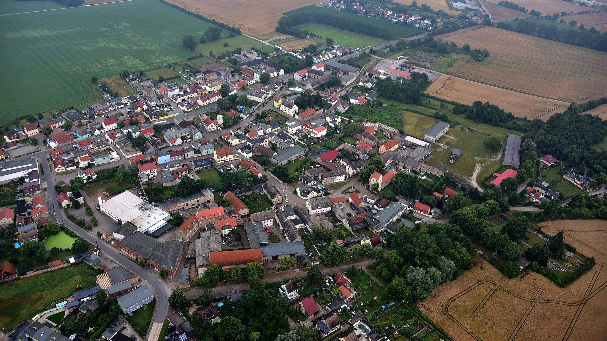 Photo showing: Kleinmühlingen, Luftaufnahme (2017)