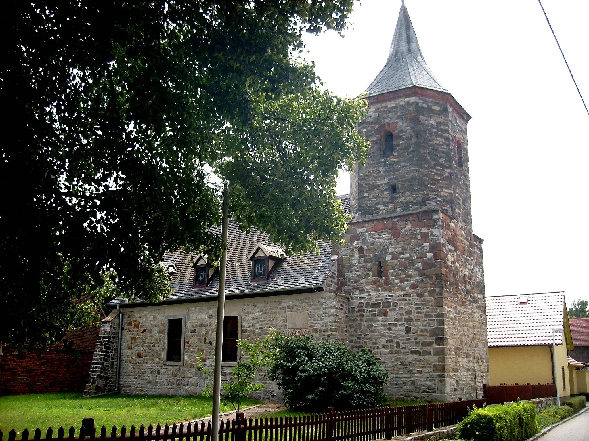 Photo showing: Posendorf church in Reichardtswerben (Weissenfels, district of Burgenlandkreis, Saxony-Anhalt)