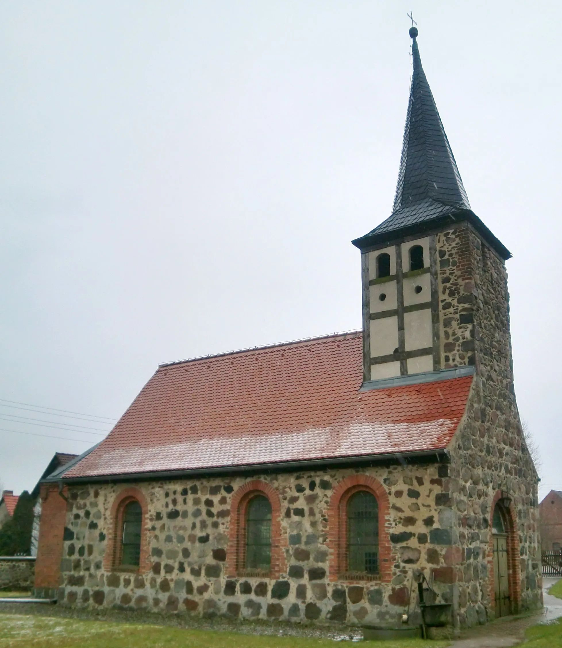 Photo showing: Dorfkirche Windberge, Nordwestseite