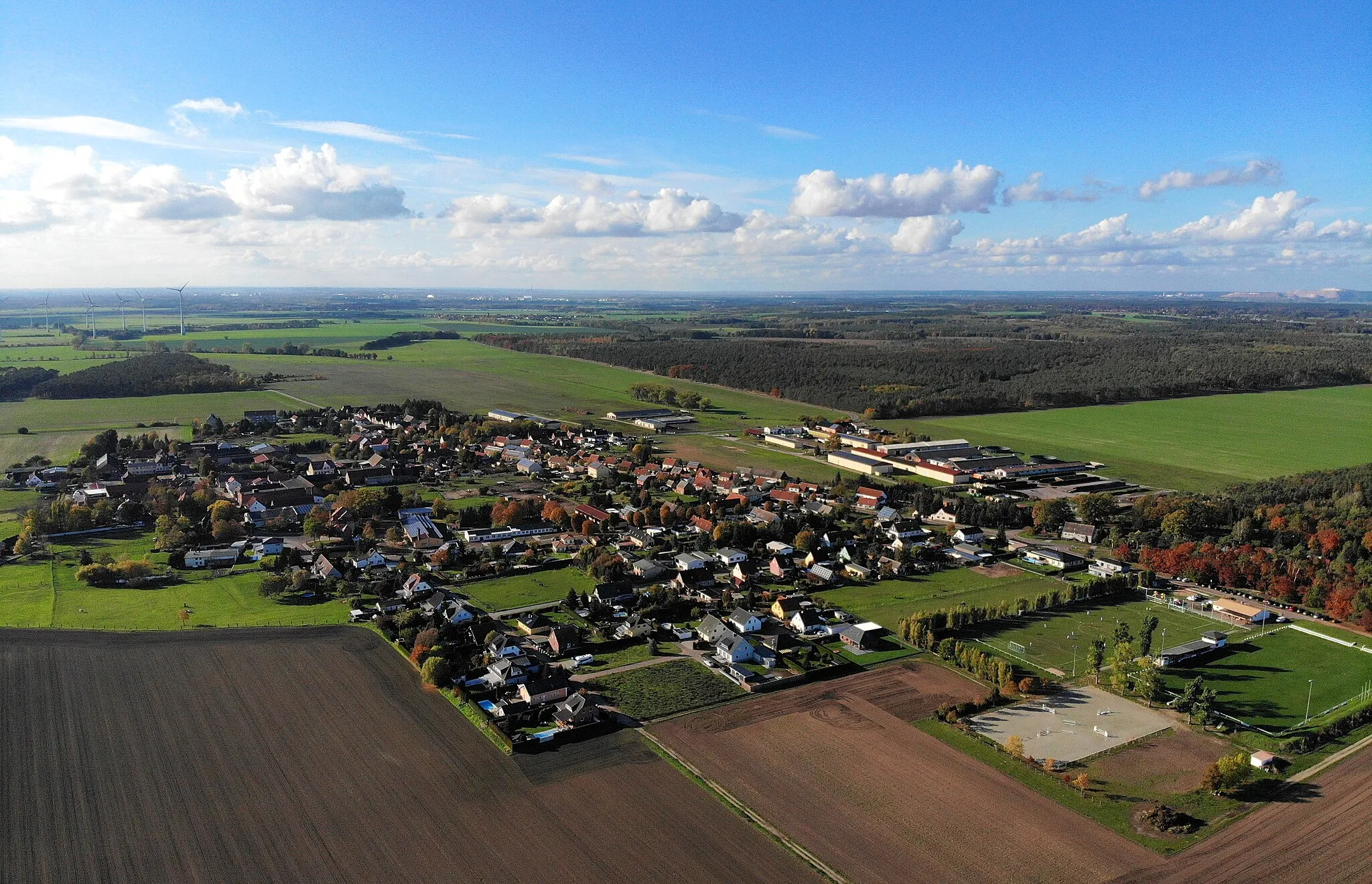 Photo showing: Aerial view of Wörmlitz, Germany