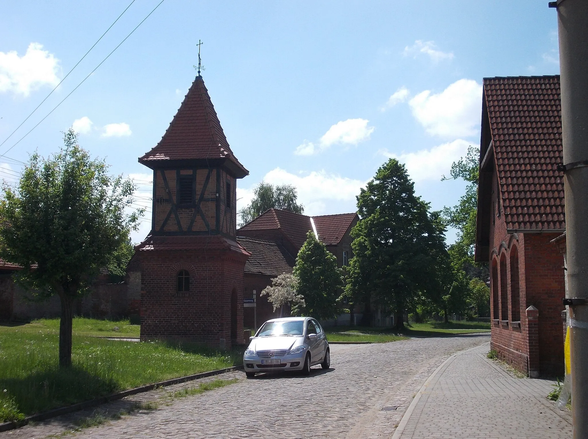 Photo showing: Bell tower ("school bell") in Uthausen (Kemberg, Wittenberg district, Saxony-Anhalt)