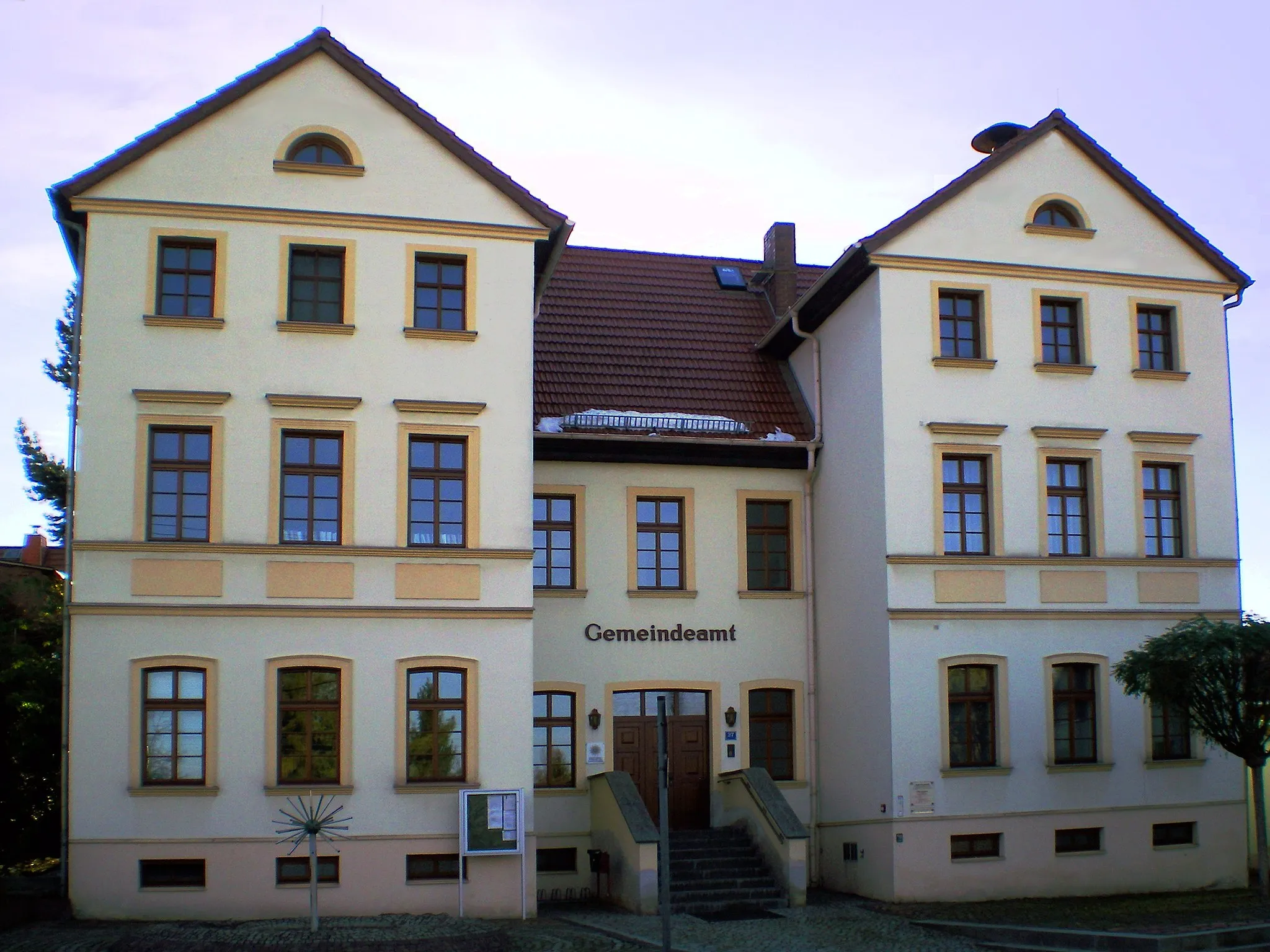 Photo showing: Ancient municipality office in Meuselwitz-Wintersdorf near Altenburg/Thuringia