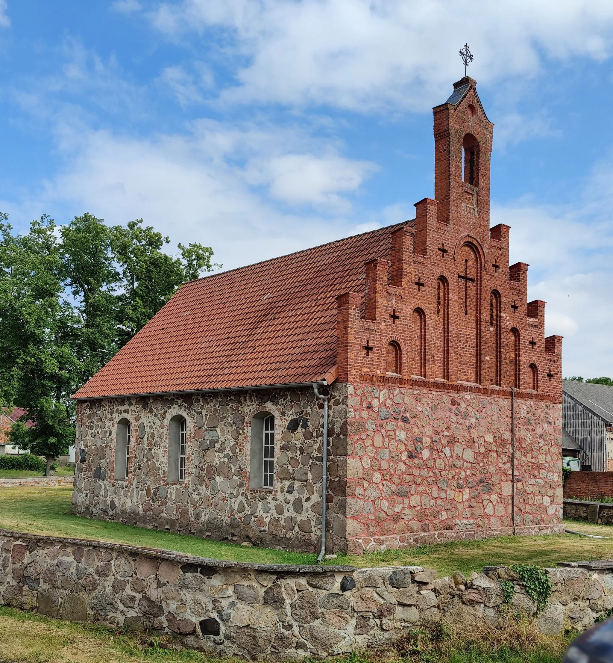 Photo showing: Dorfkirche Püggen, Gemeinde Kuhfelde, Altmarkkreis Salzwedel, Sachsen-Anhalt, Deutschland