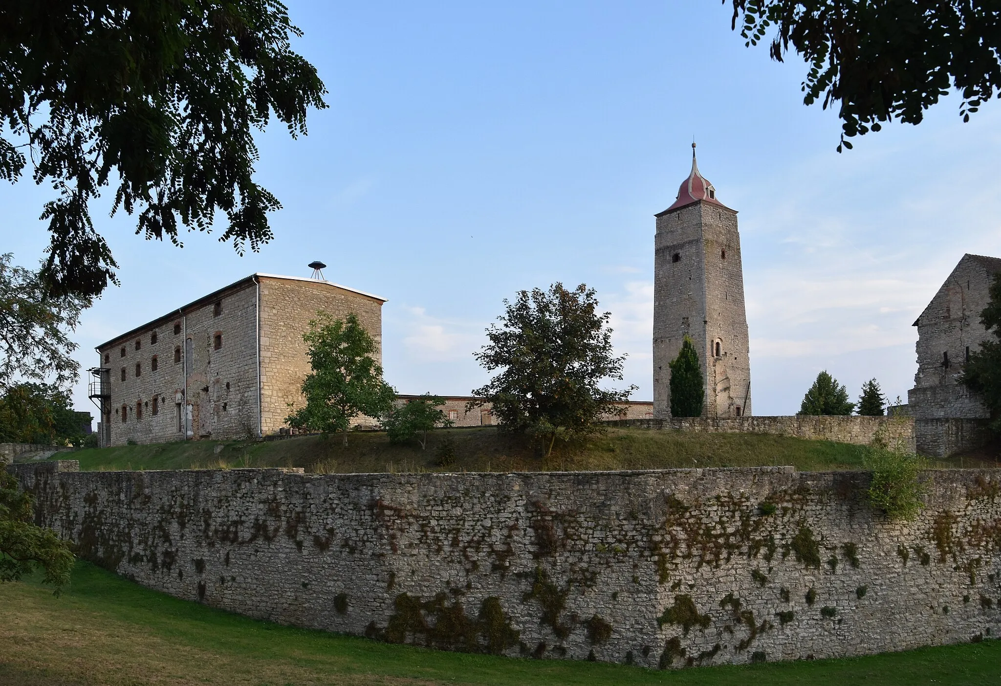 Photo showing: Burg Hausneindorf