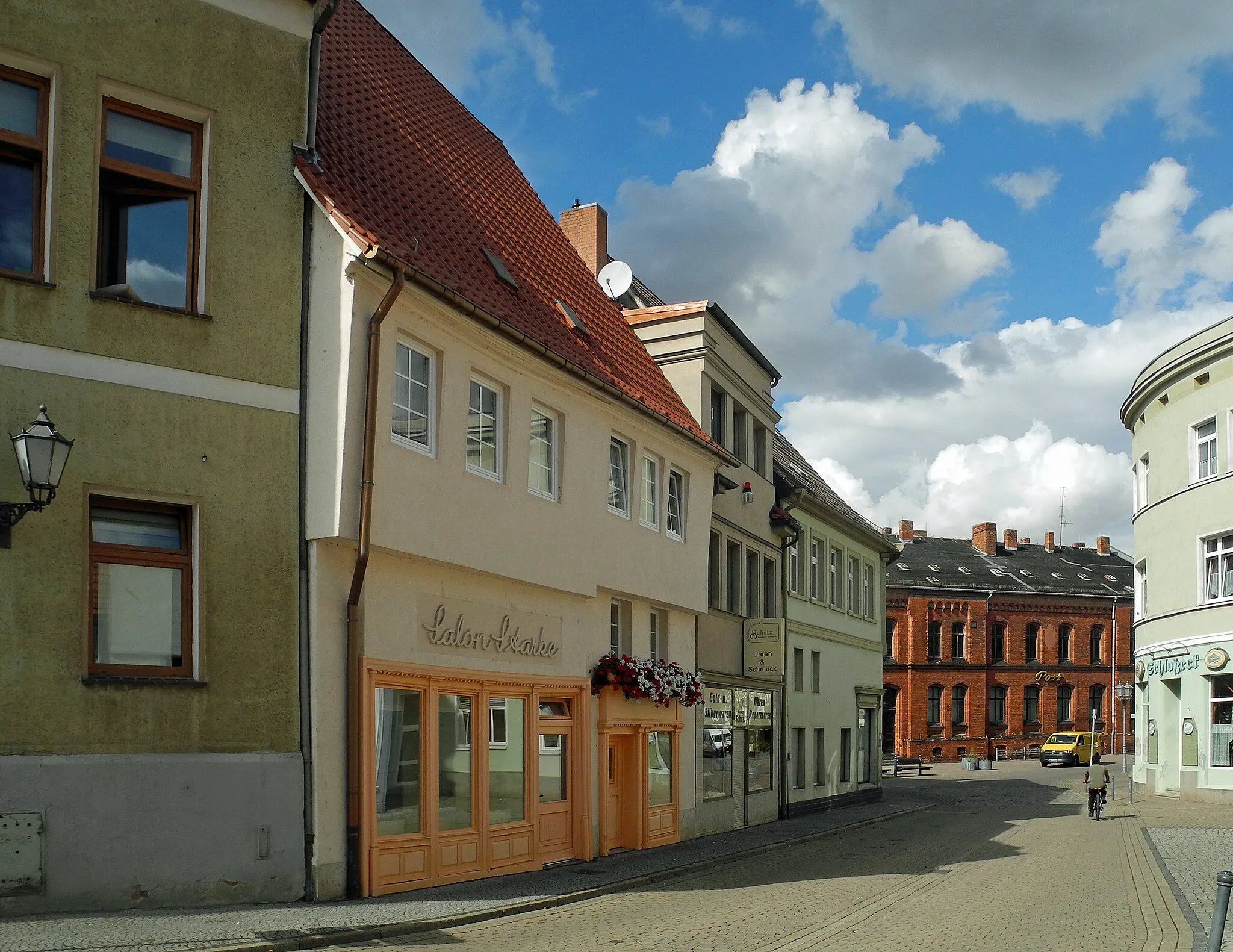 Photo showing: Wohn- und Geschäftshaus in Calbe (Saale), Markt 1 und 2