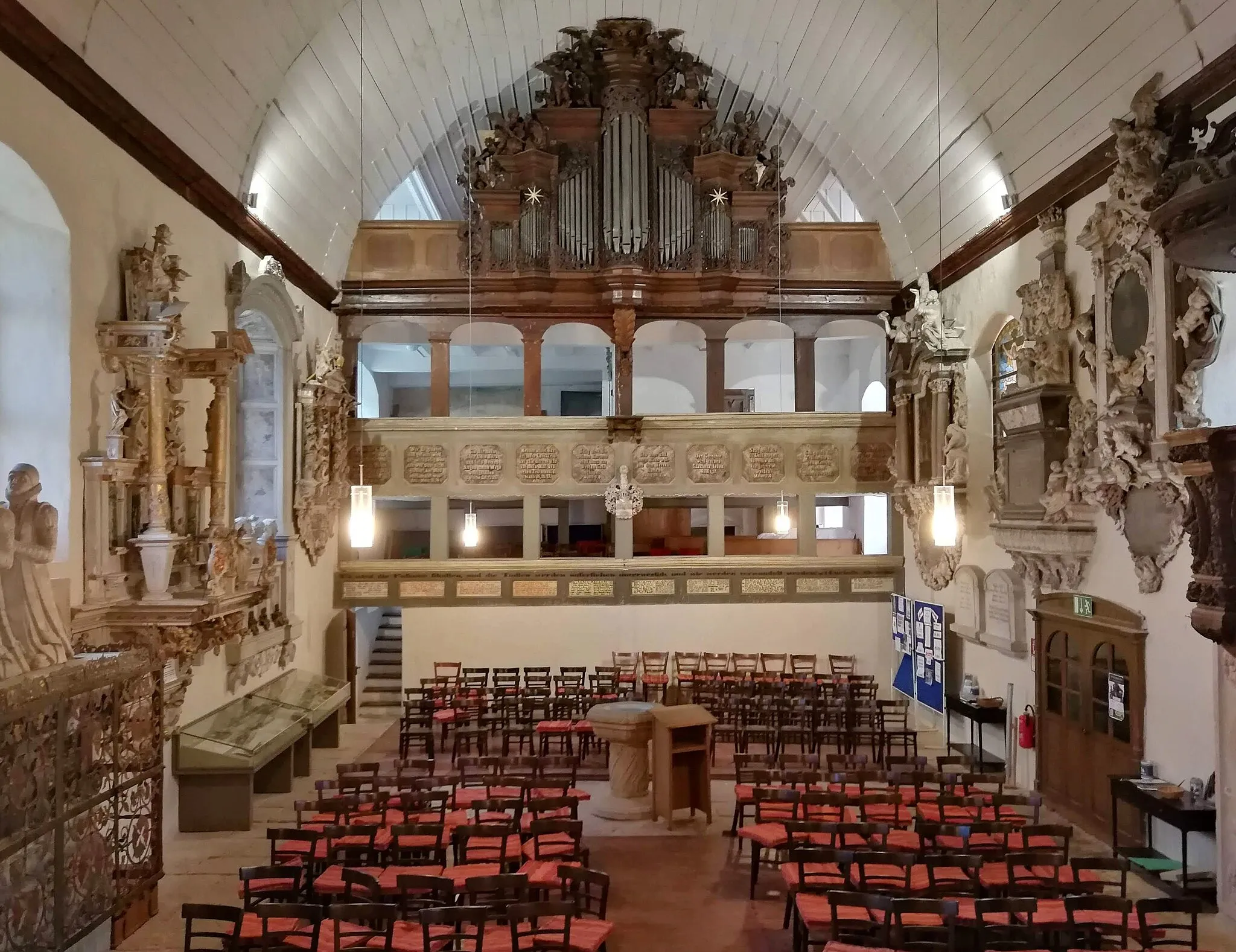 Photo showing: Innenraum mit durch Jörg Dutschke 2015–2019 restaurierter/rekonstruierter Herbst-Orgel (1709–1710) der Schlosskirche Erxleben, Landkreis Börde, Sachsen-Anhalt, Deutschland