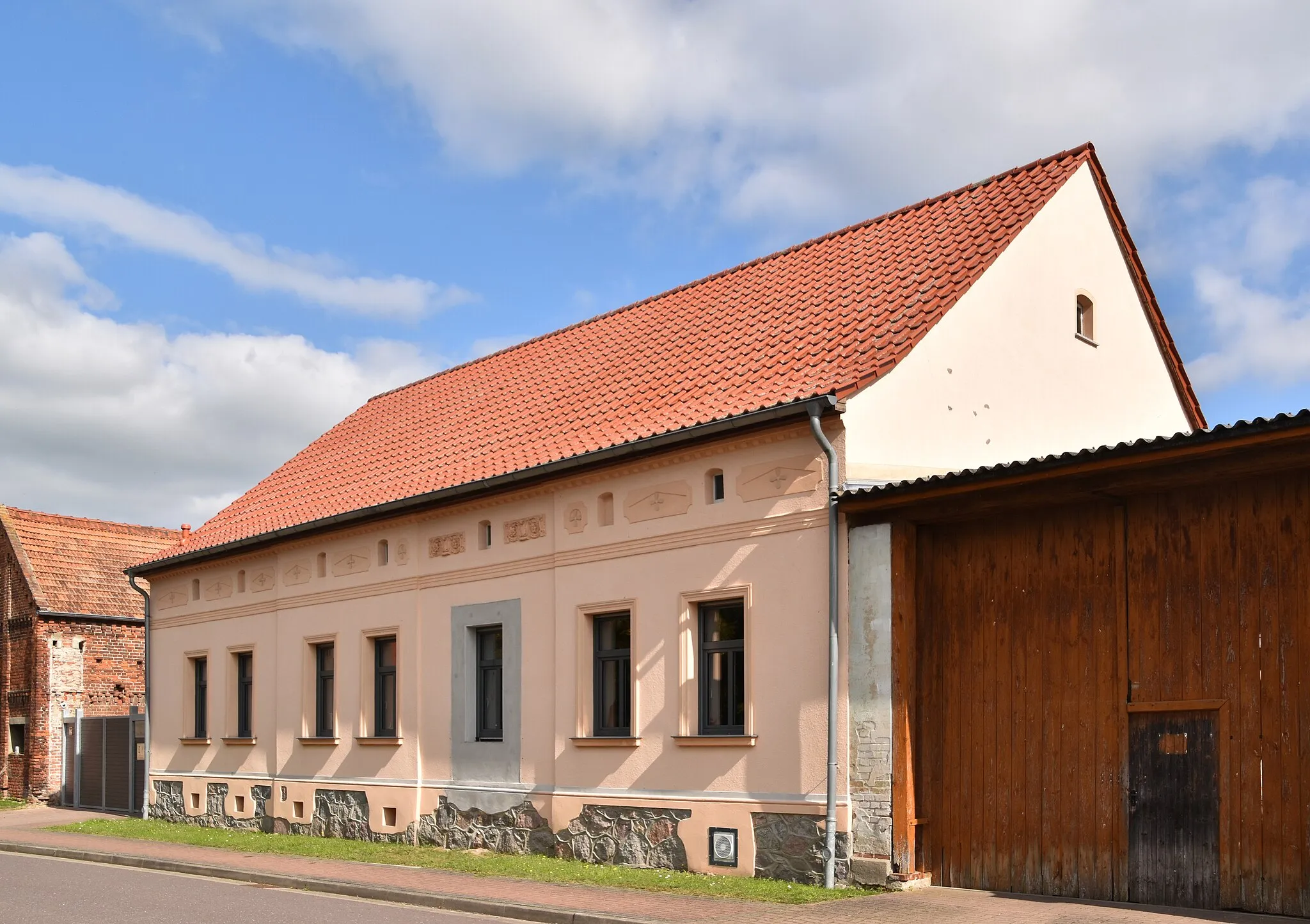 Photo showing: Gebäude in Tucheim