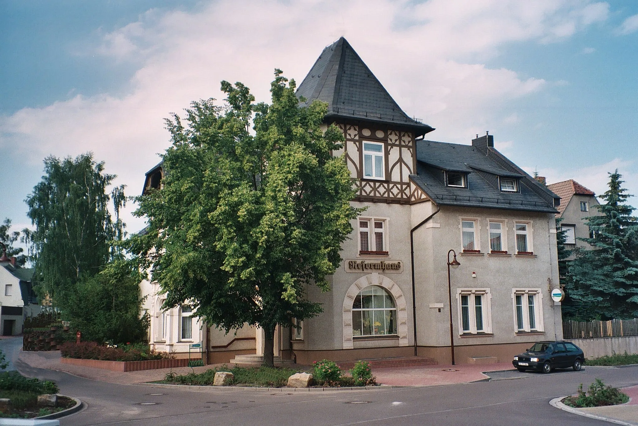 Photo showing: Villa in art nouveau