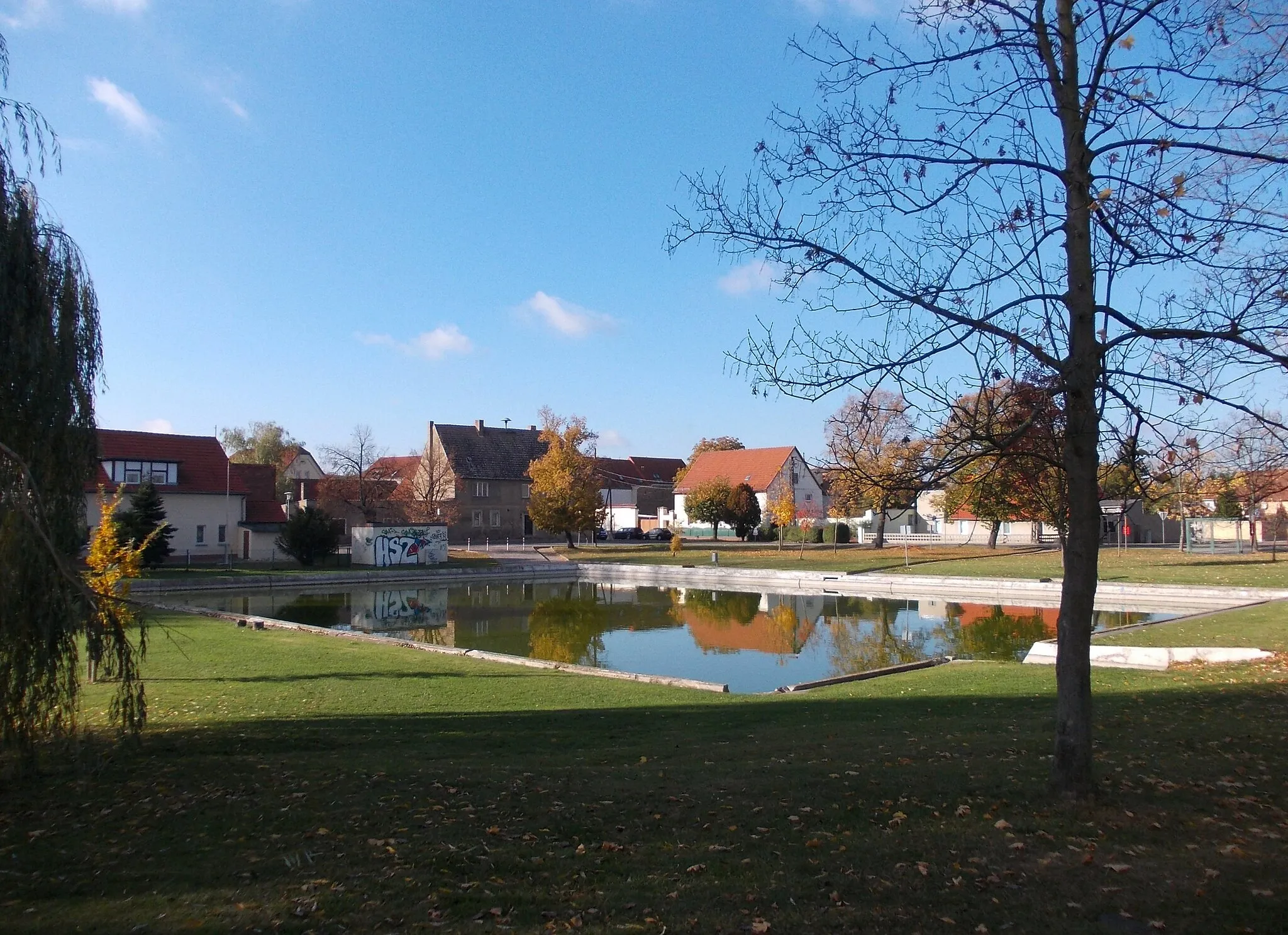 Photo showing: Pond in Grosskugel (Kabelsketal, district of Saalekreis, Saxony-Anhalt)