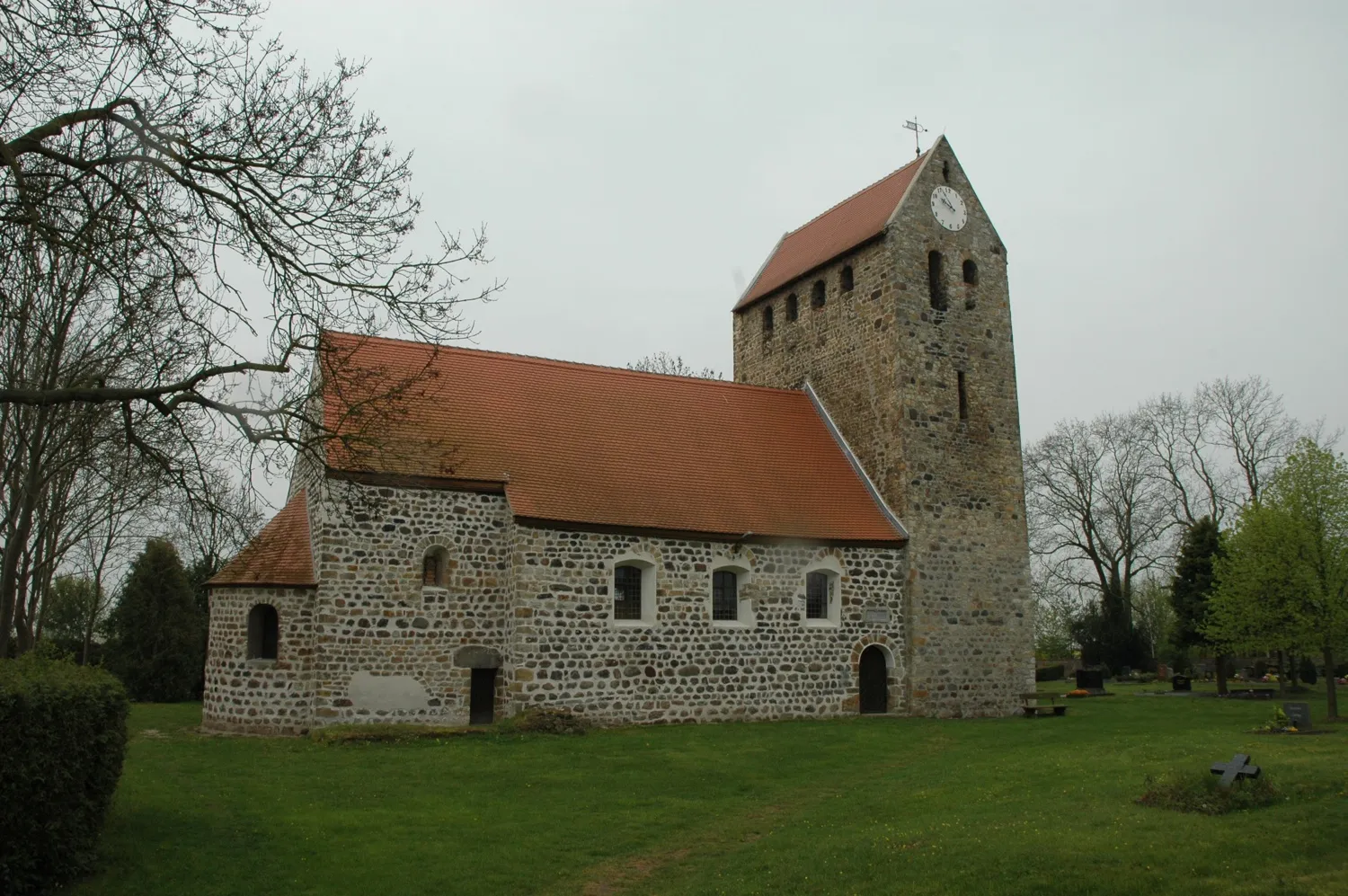 Photo showing: Außenansicht der Kirche in Zeddenick, Ortsteil von Möckern